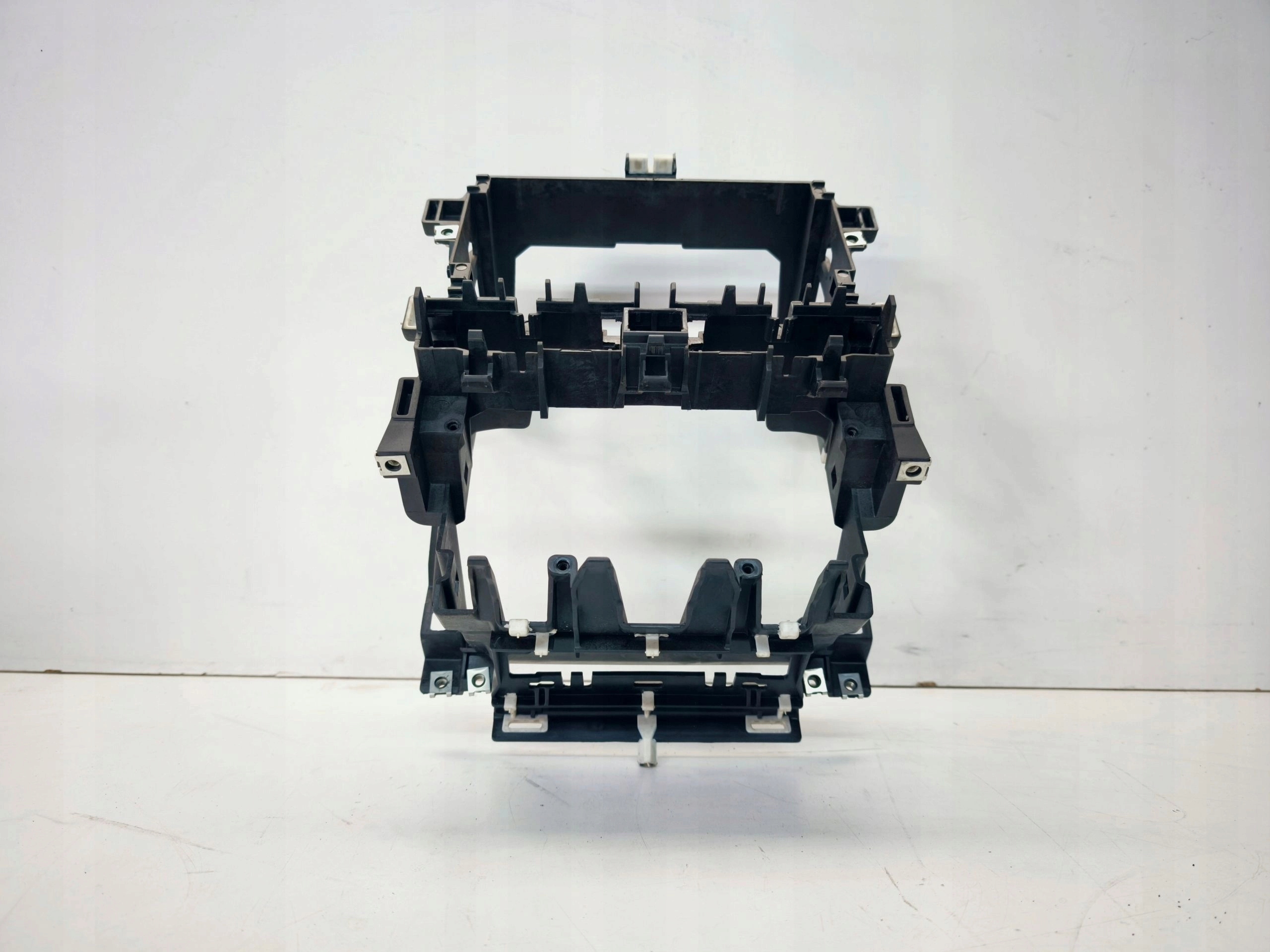 Korb 2 DIN AUDI A3 8P LIFT Original 8P0858005C