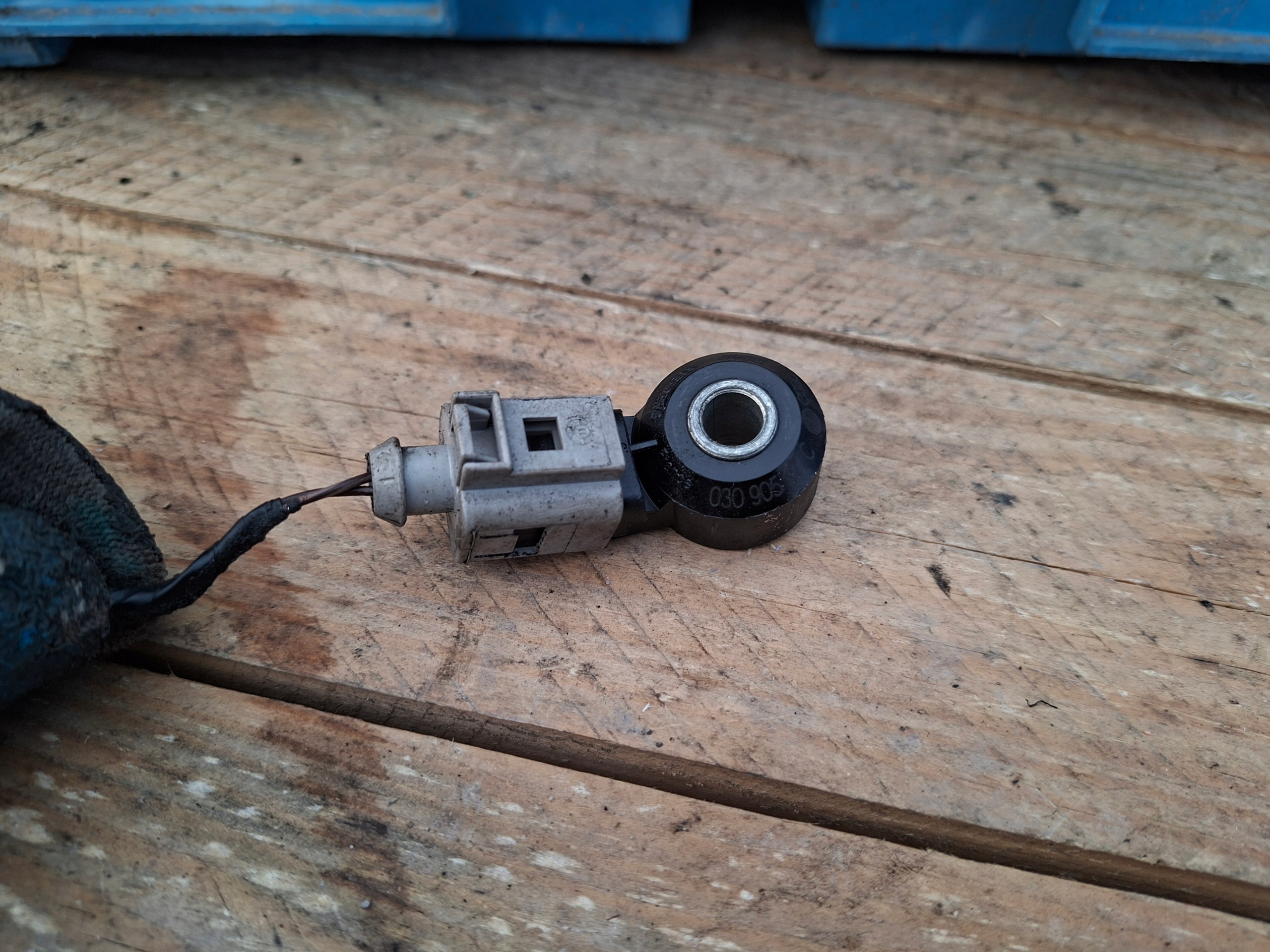 Sensor STUKOWY VOLKSWAGEN AUDI A3 030906377C