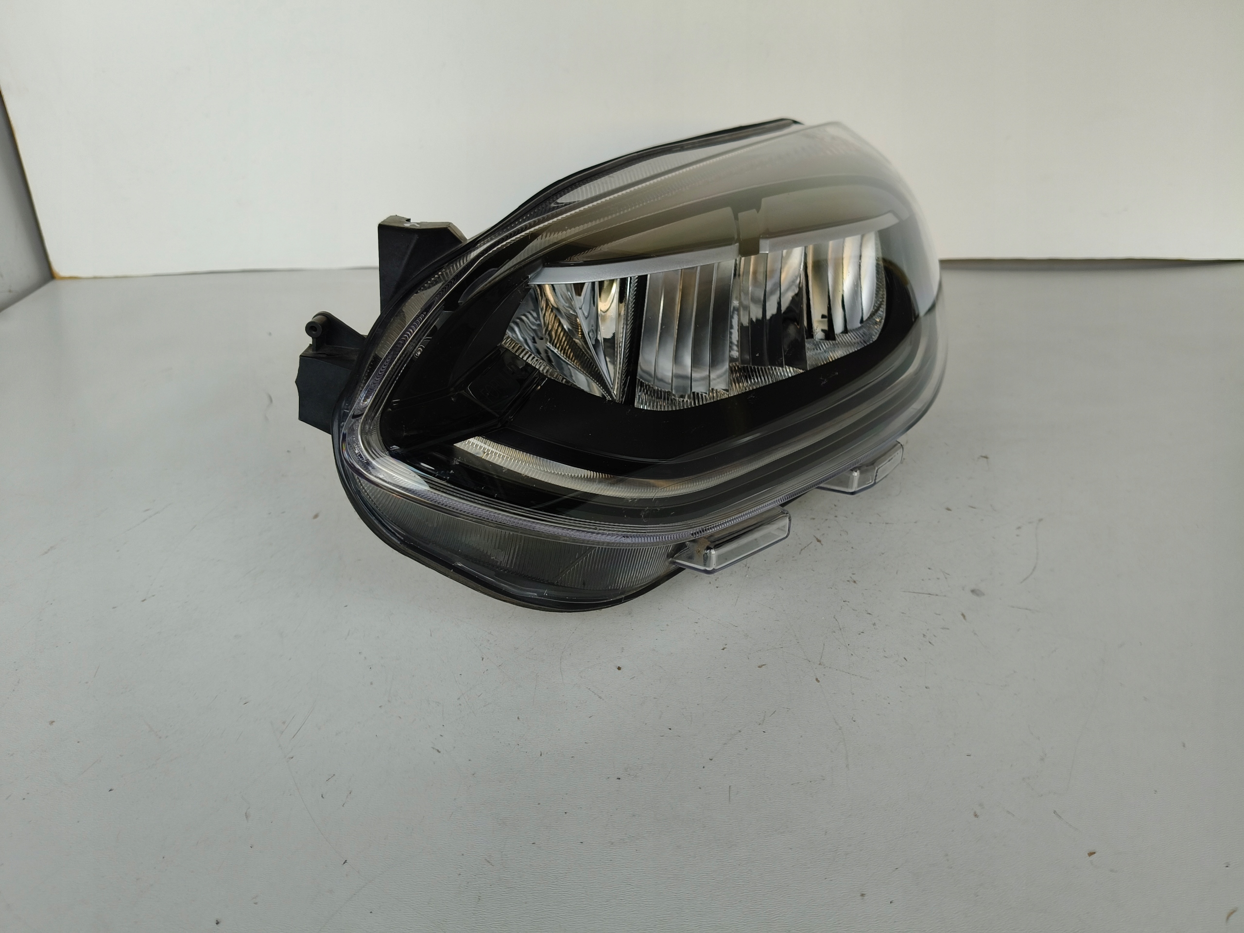 light left REFLEKTOR FORD FIESTA MK8 21- LIFT FULL LED
