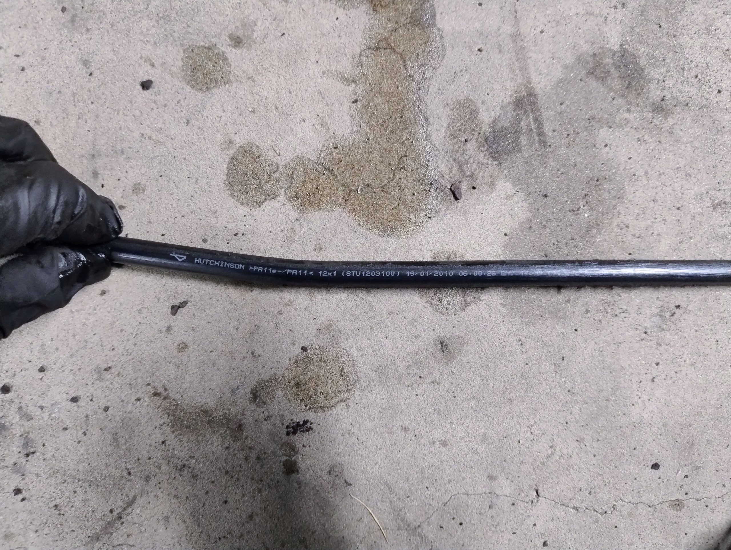 fuel line Opel Astra J 1.7