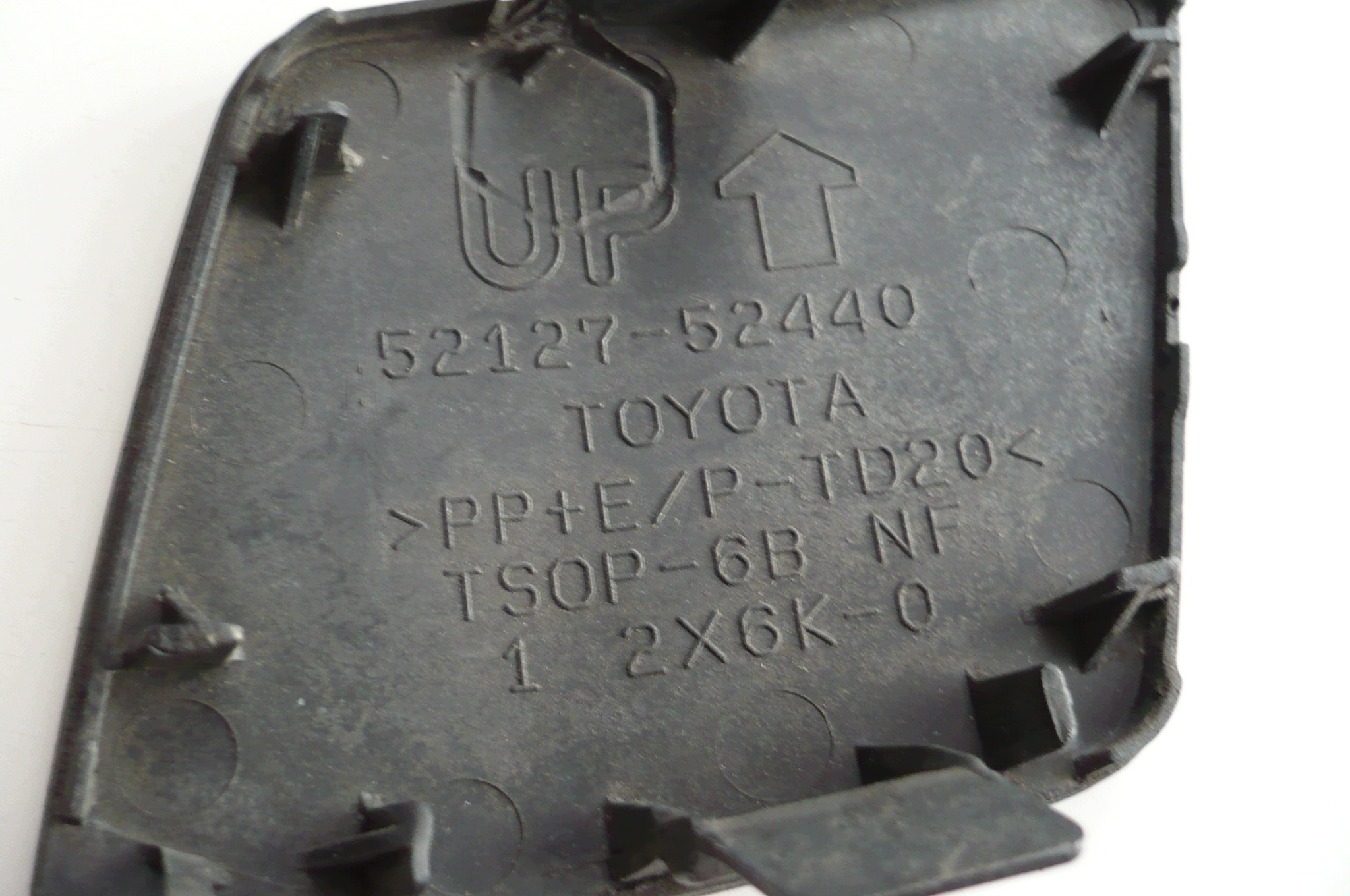 TOYOTA YARIS II 2 LIFT towing hook cap bumper front 08-11 R