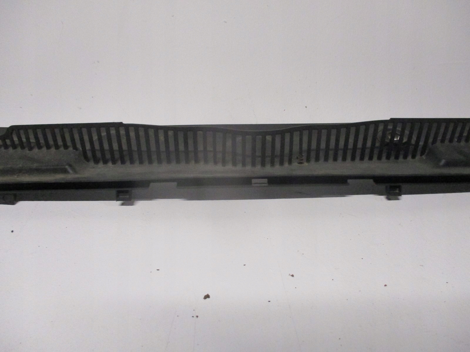 Podszybie BMW F45 F46 7301015 Producent części BMW OE