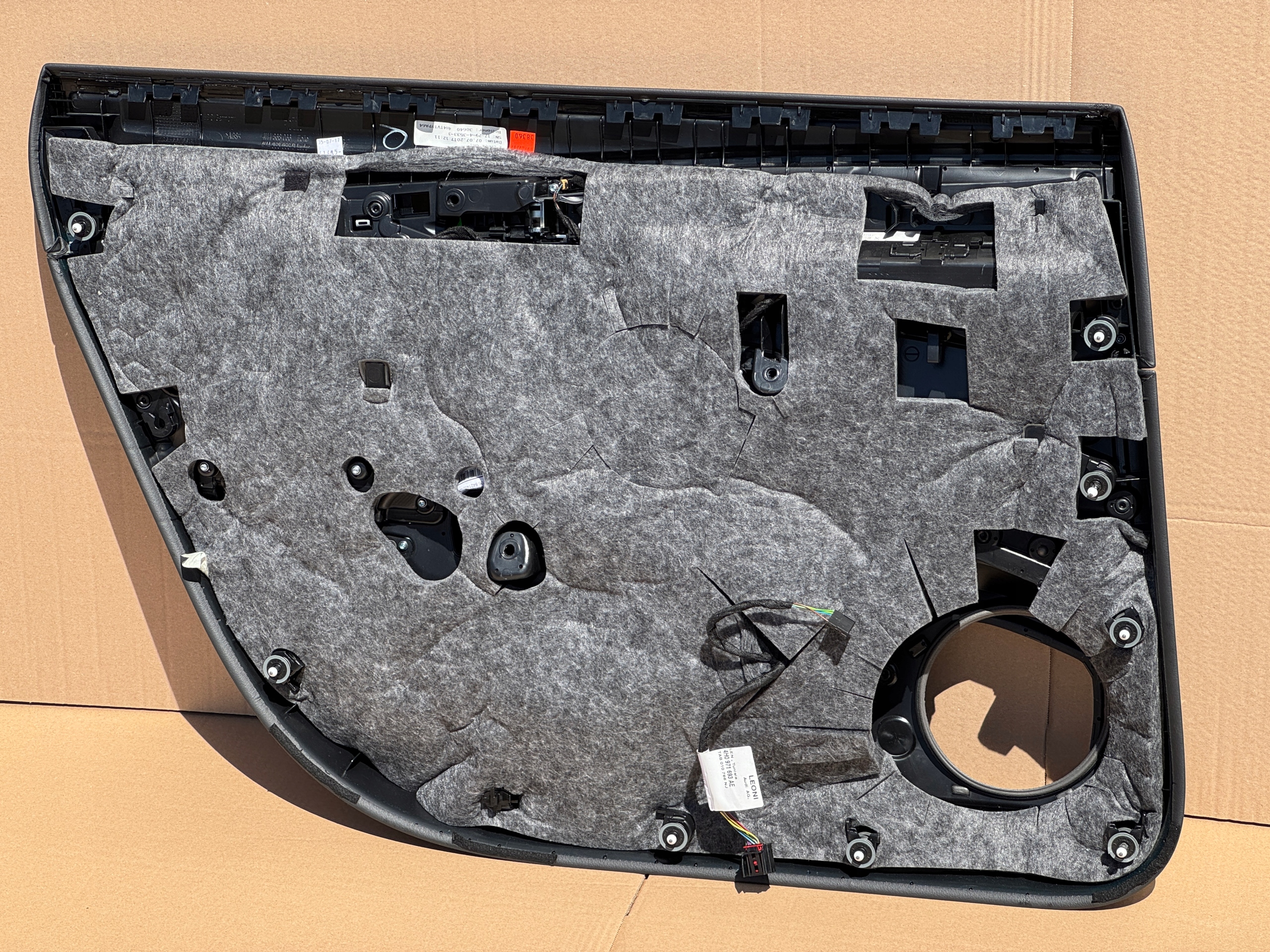 Audi A8 D4 side right upholstery right rear part rear alcantara 4H4868068 EU