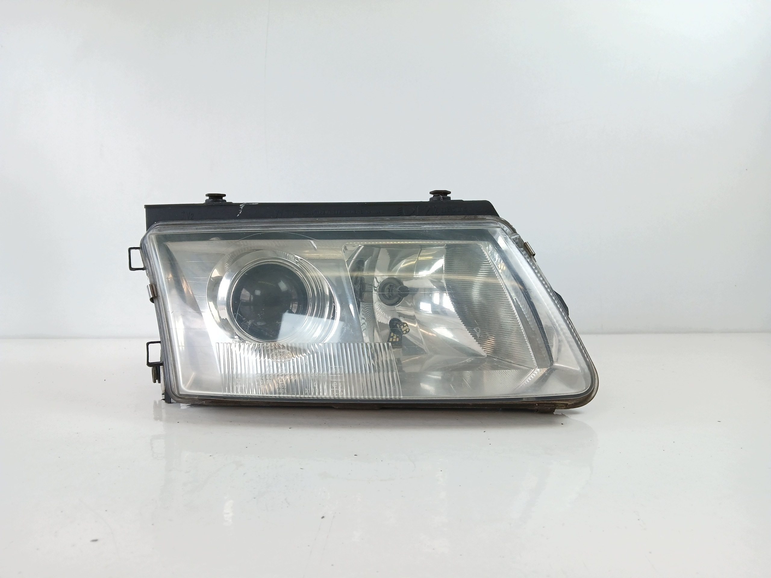 VW PASSAT B5 light right front XENON control unit HELLA