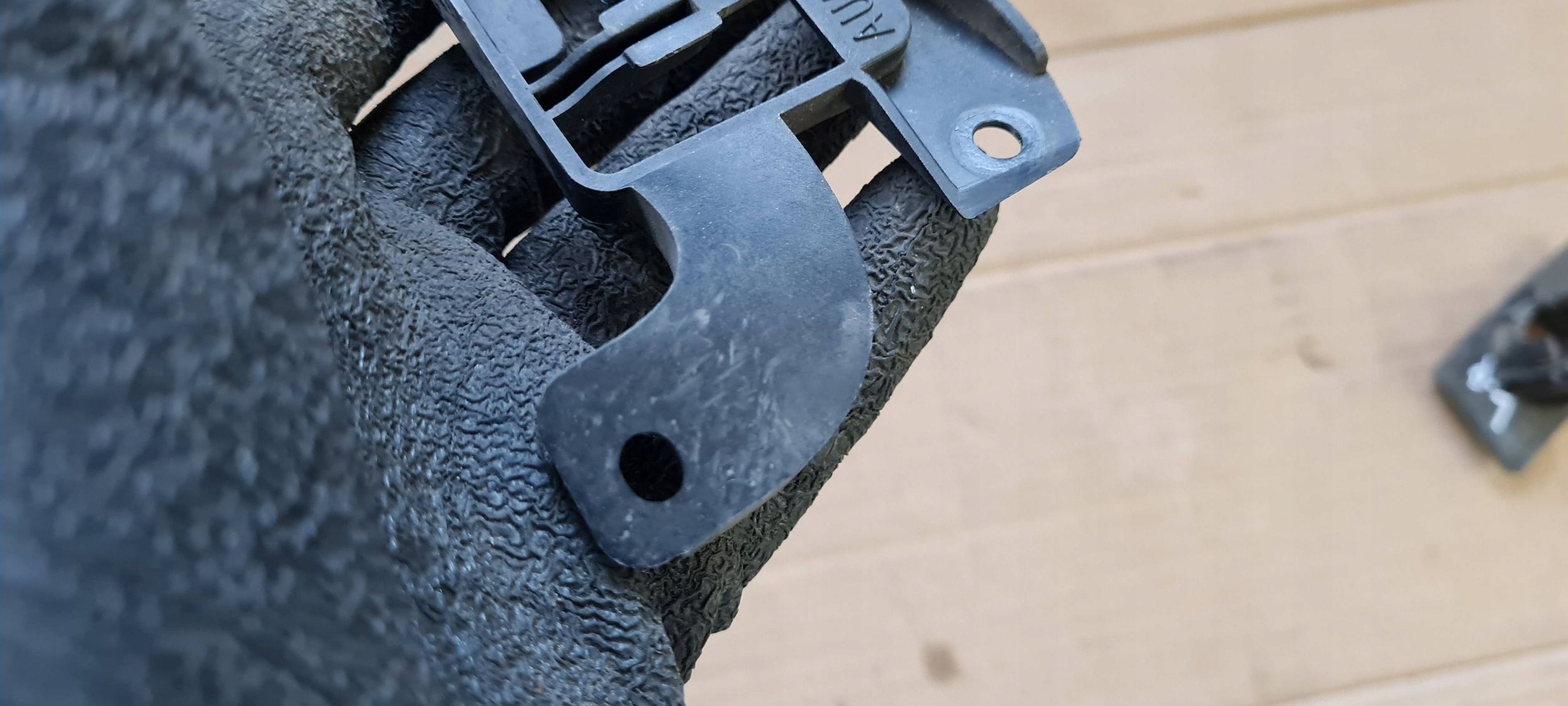 A6 C8 4K console bracket holder WIAZKI PRZEWODOW 4K0971845H