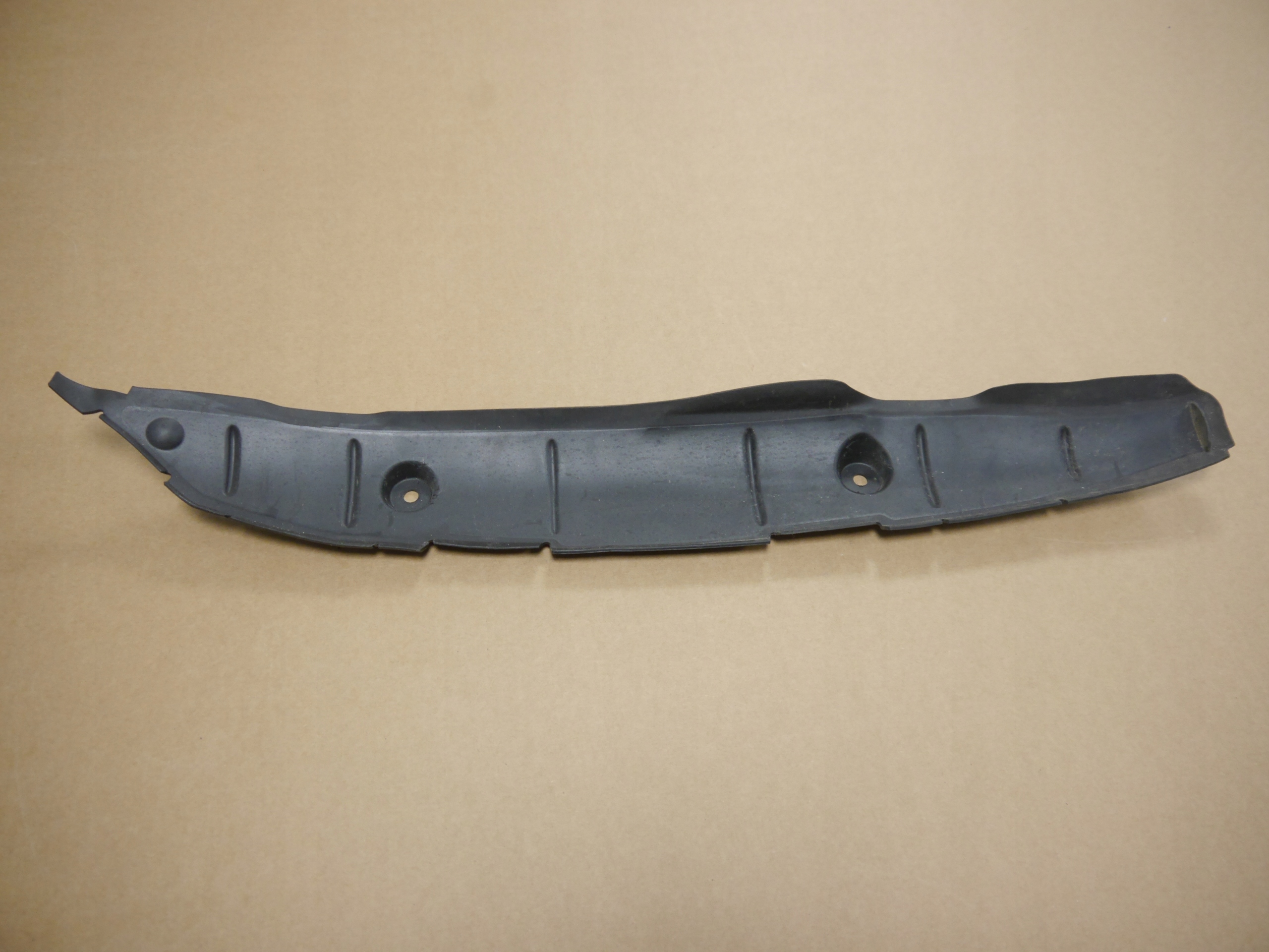 AUDI A1 82A OSŁONA BŁOTNIKA LEWA 82A821111