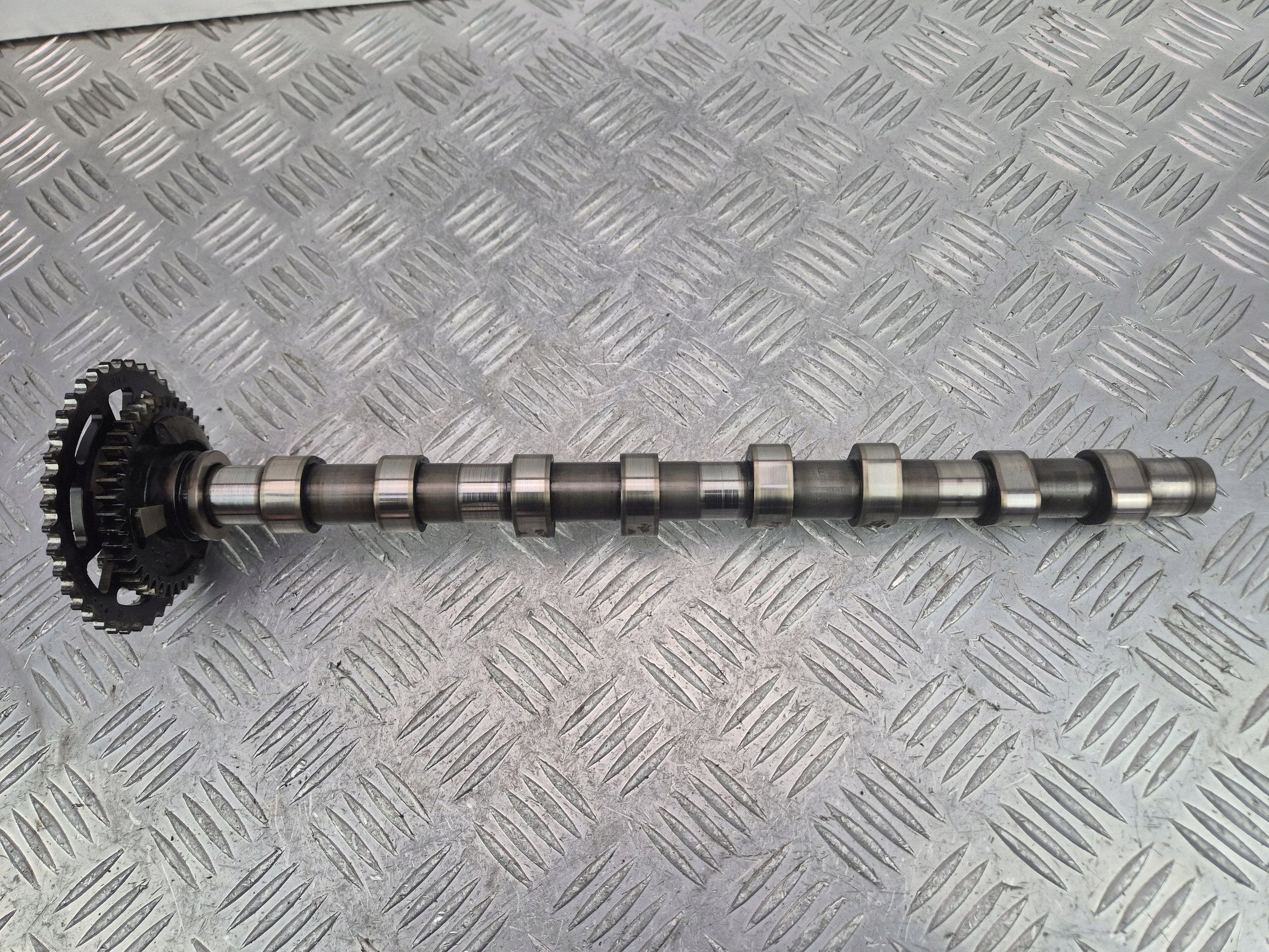 cames de la distribution porte BMW 3 E90 E91 318d 7797511 N47D20A