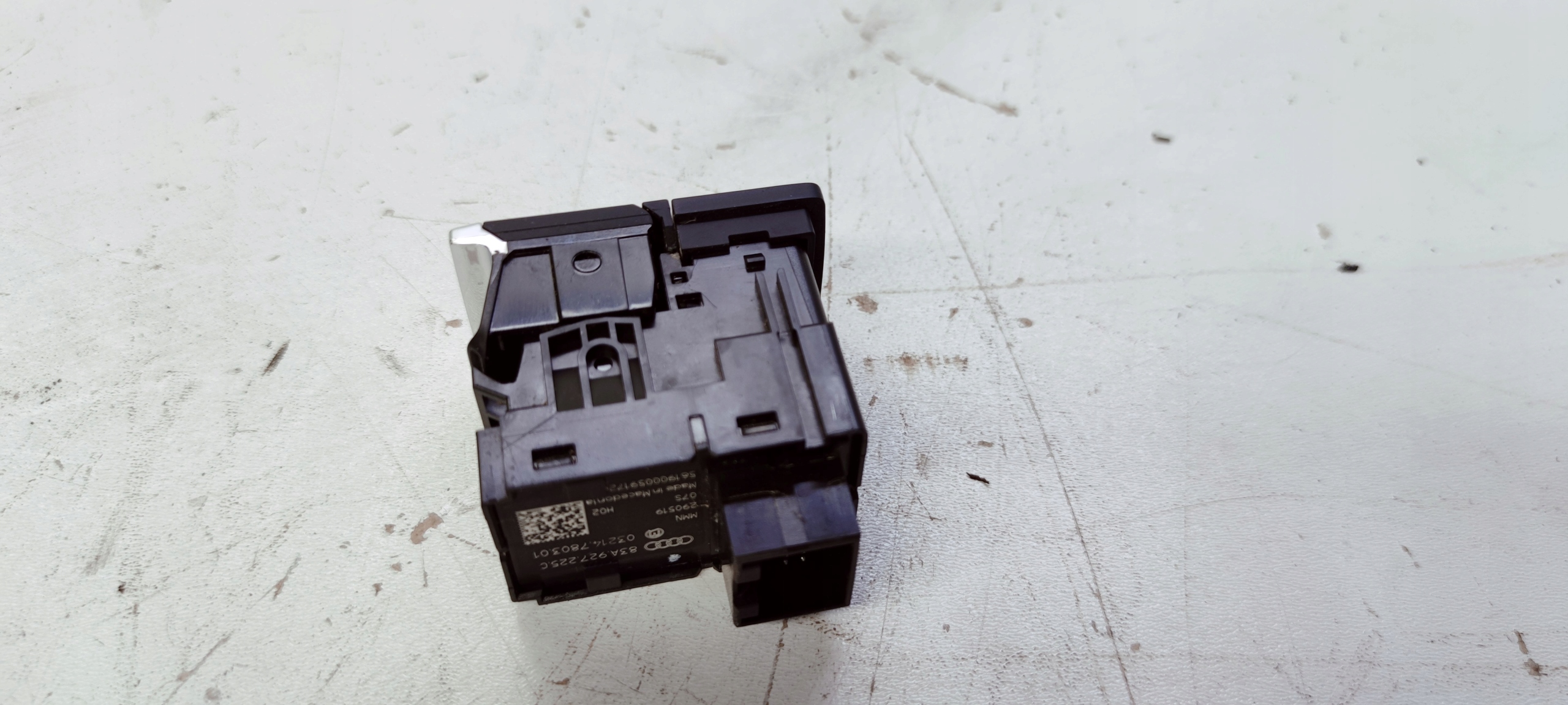 button electric brake AUDI Q3 F3 83A927225C