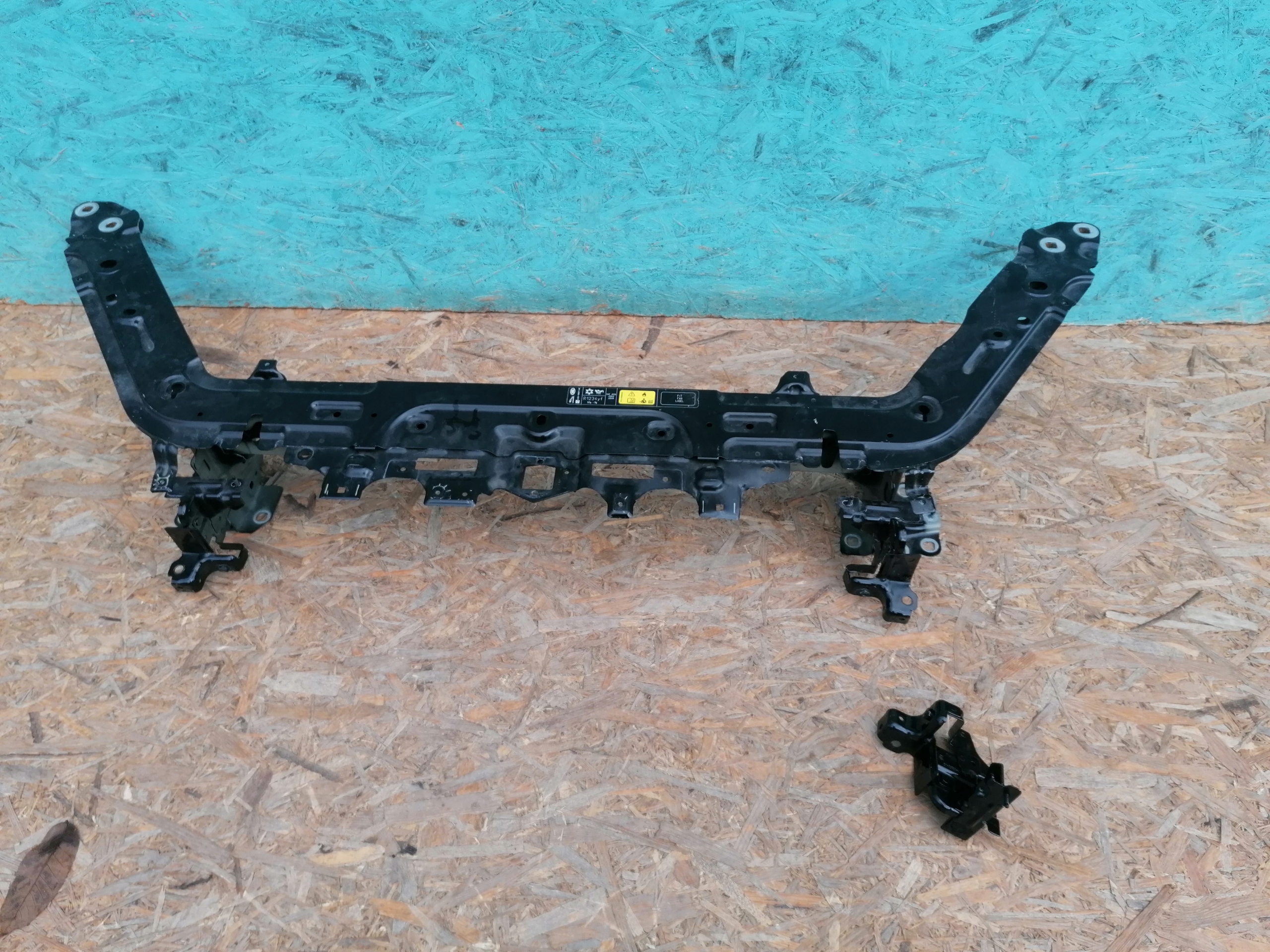 WZMOCNIENIE pas przedni Jaguar E-pace 540 giełda Pozna