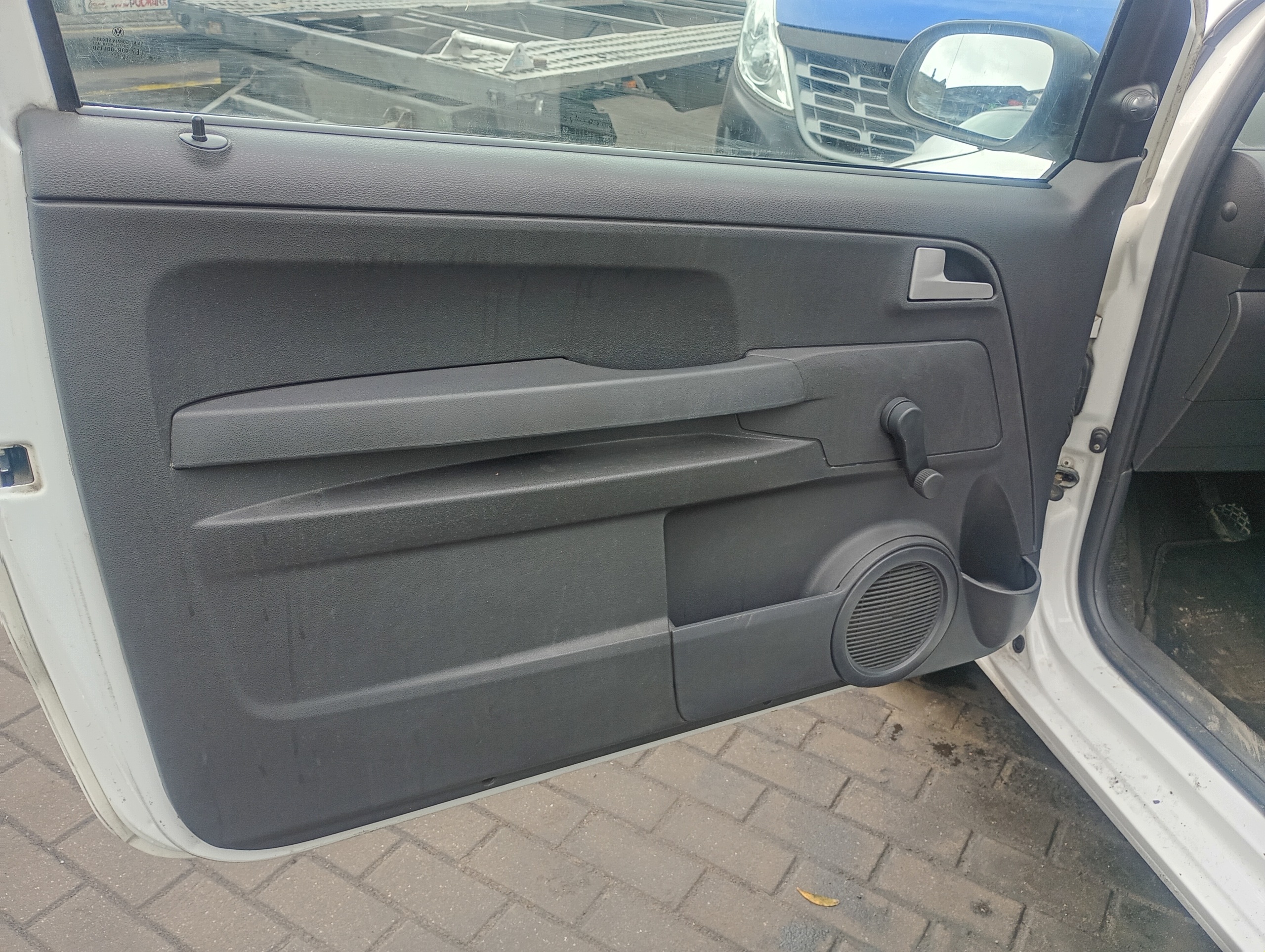 upholstery left side left front VW Fox 05-11