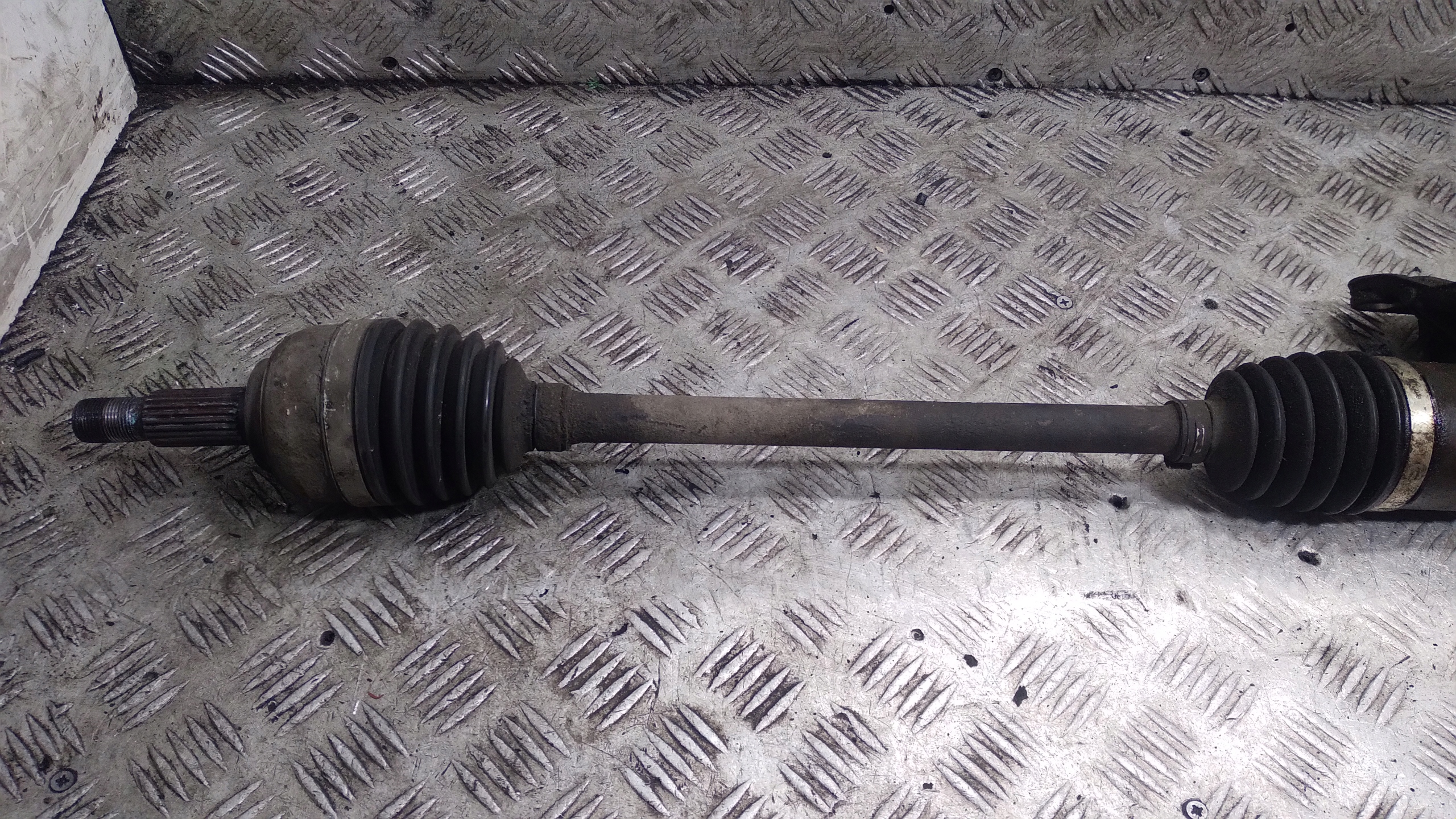 semi-axis semi-axis left front RENAULT CLIO 3 8200286041
