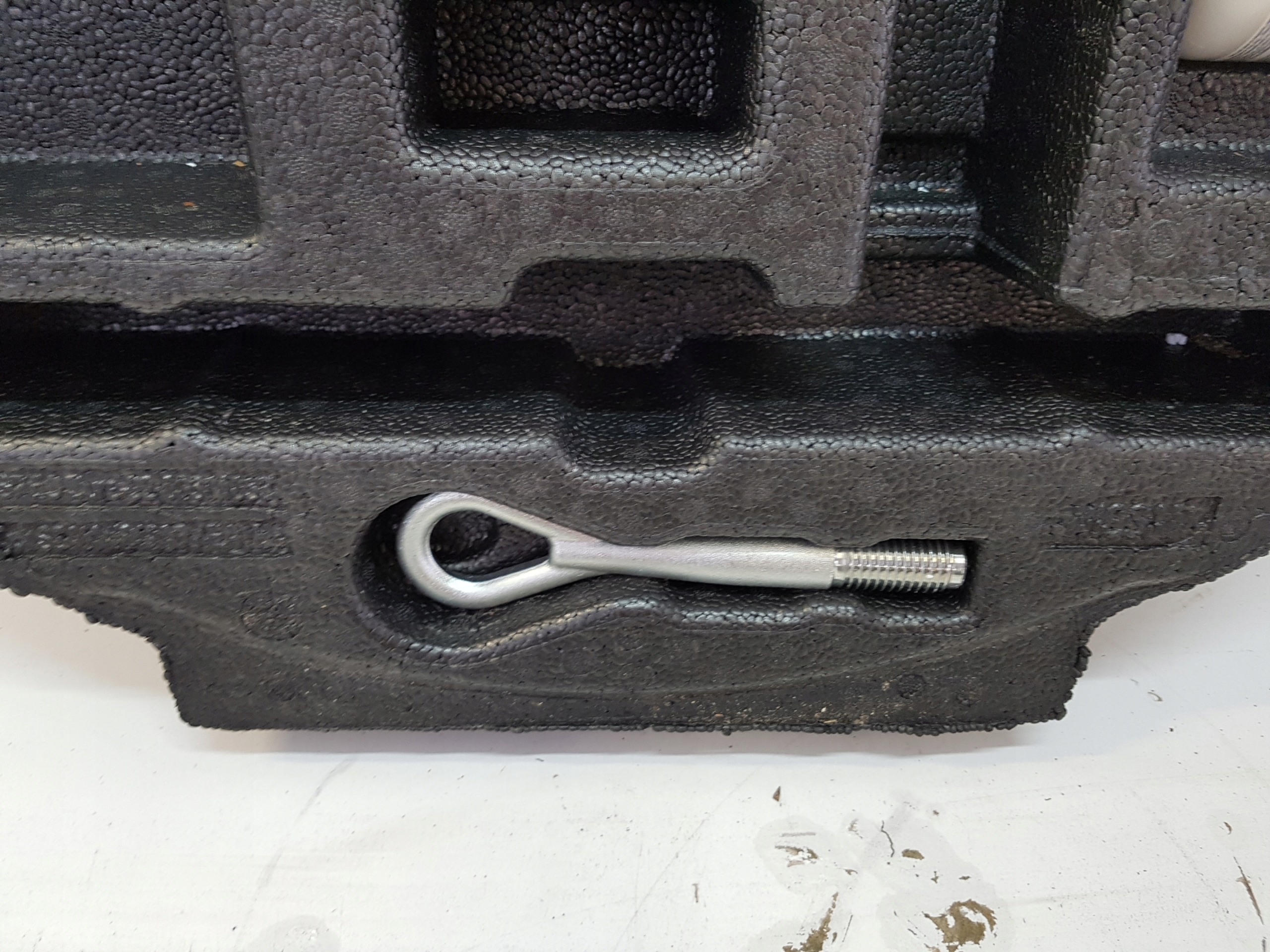 QASHQAI II J11 polystirene boot floor well pump