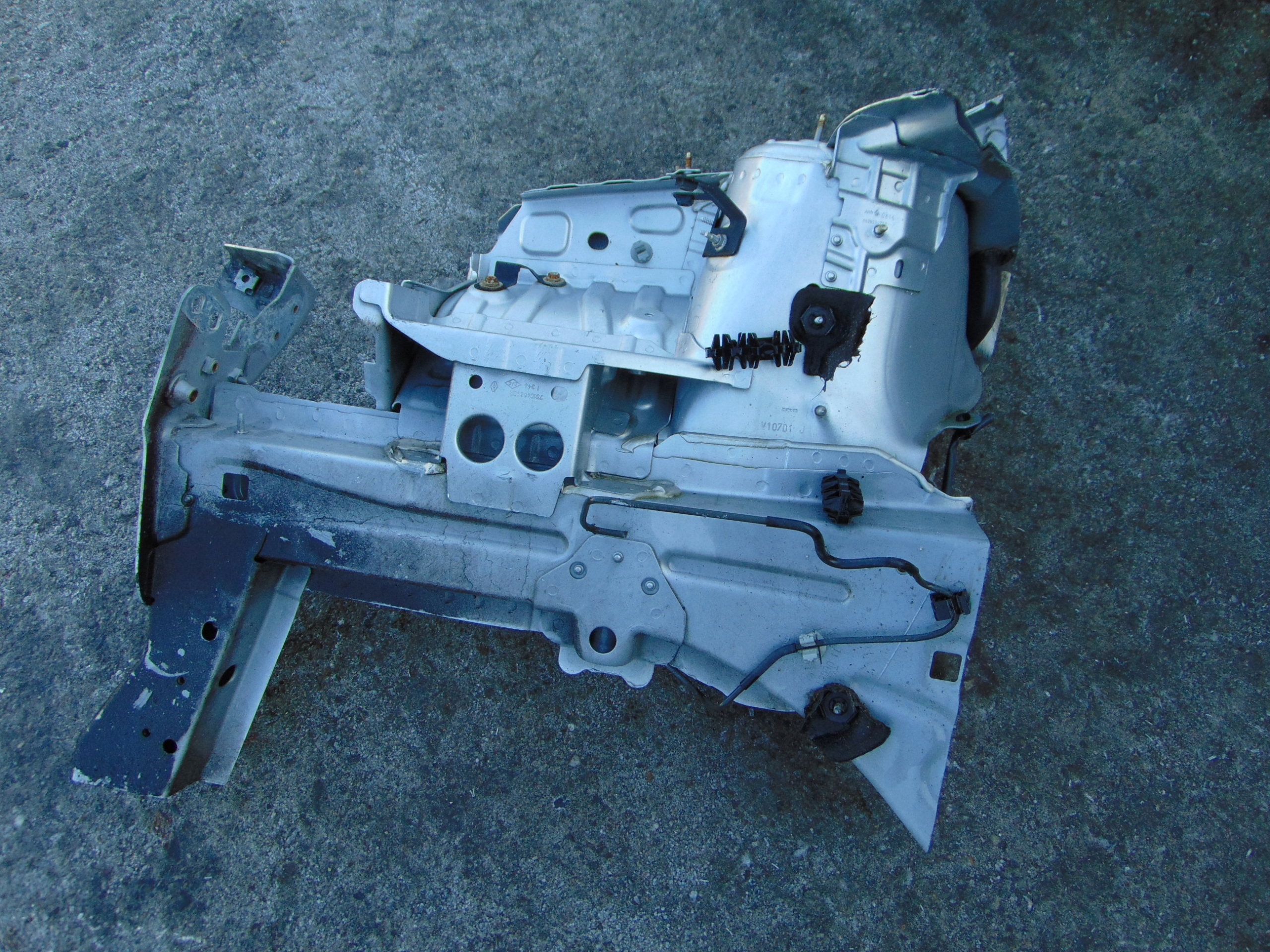 RENAULT CLIO 4 IV quarter quarter right front front