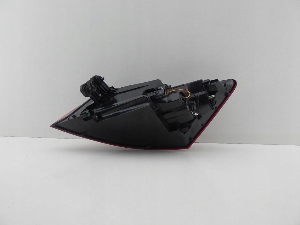 RENAULT MEGANE IV 4 sedan light rear left