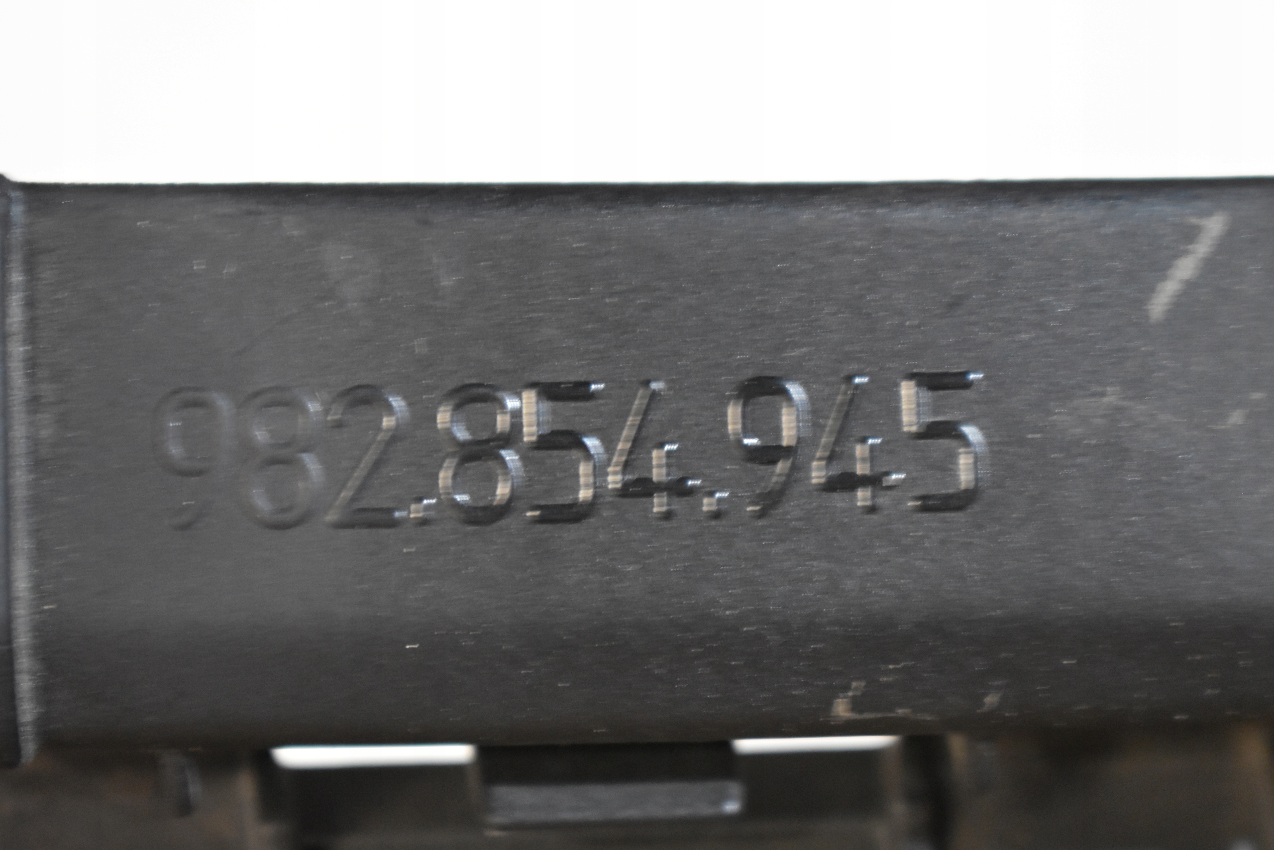 IDEALNE SUPPORT PLAQUE JUPES GAUCHE PORSCHE 982 1