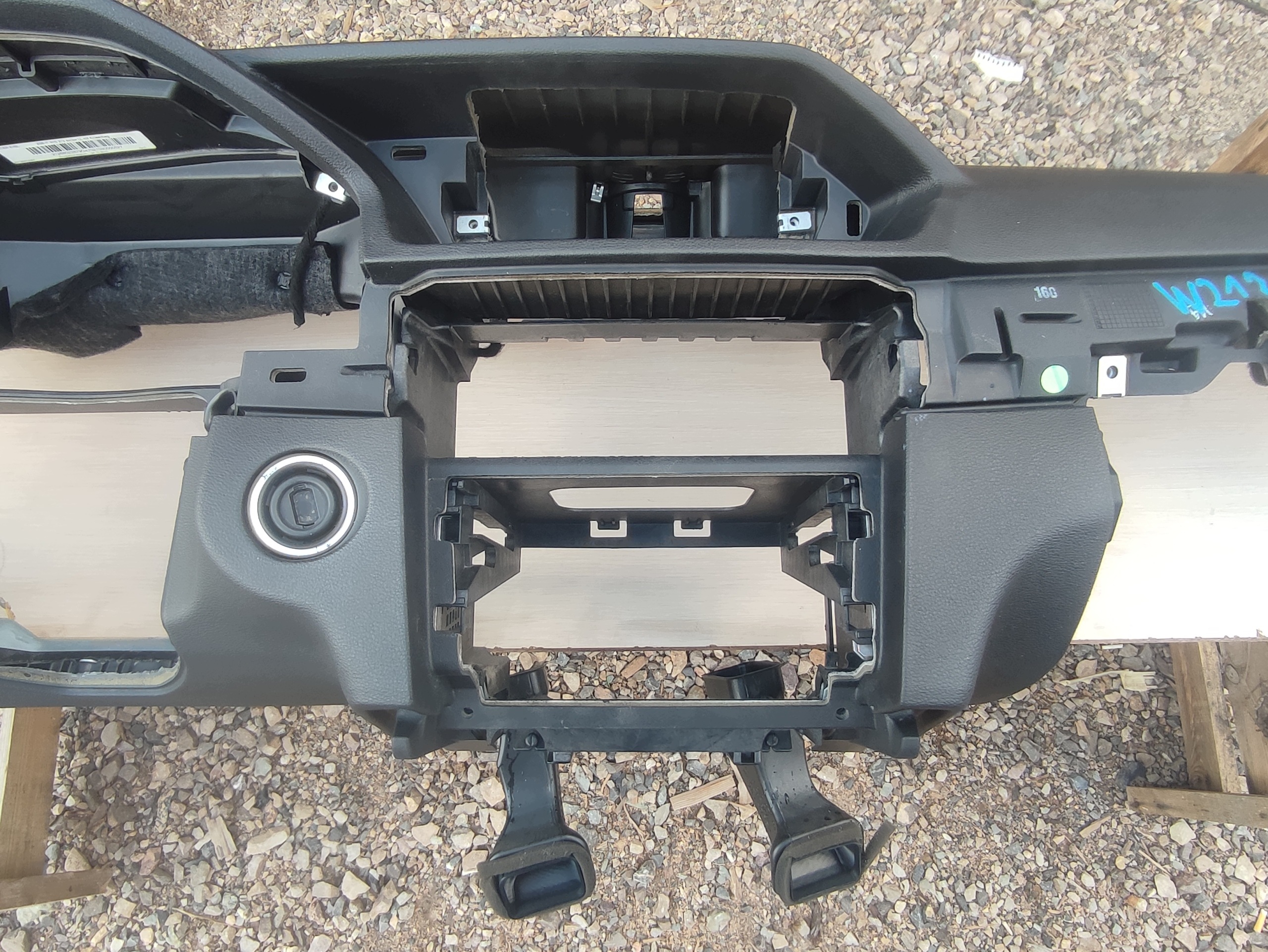 console dashboard MERCEDES E KLASA W212 EUROPA