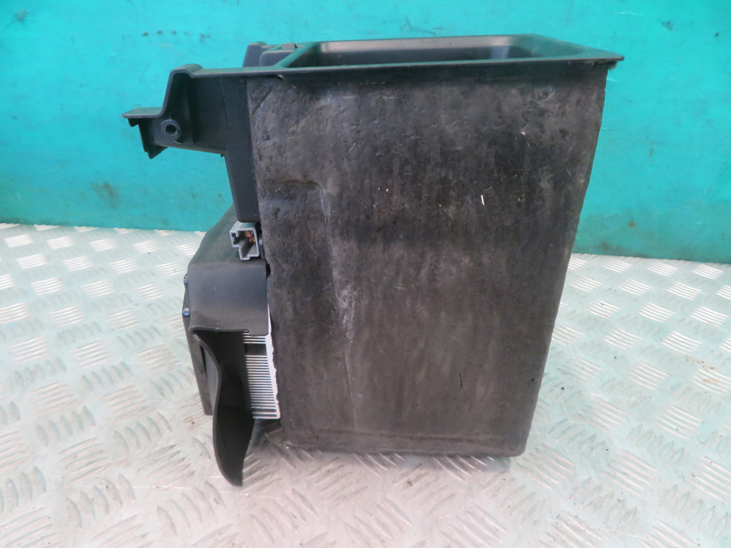 LODOWKA passenger compartment RANGE ROVER VOGUE L405 17R 4442700467