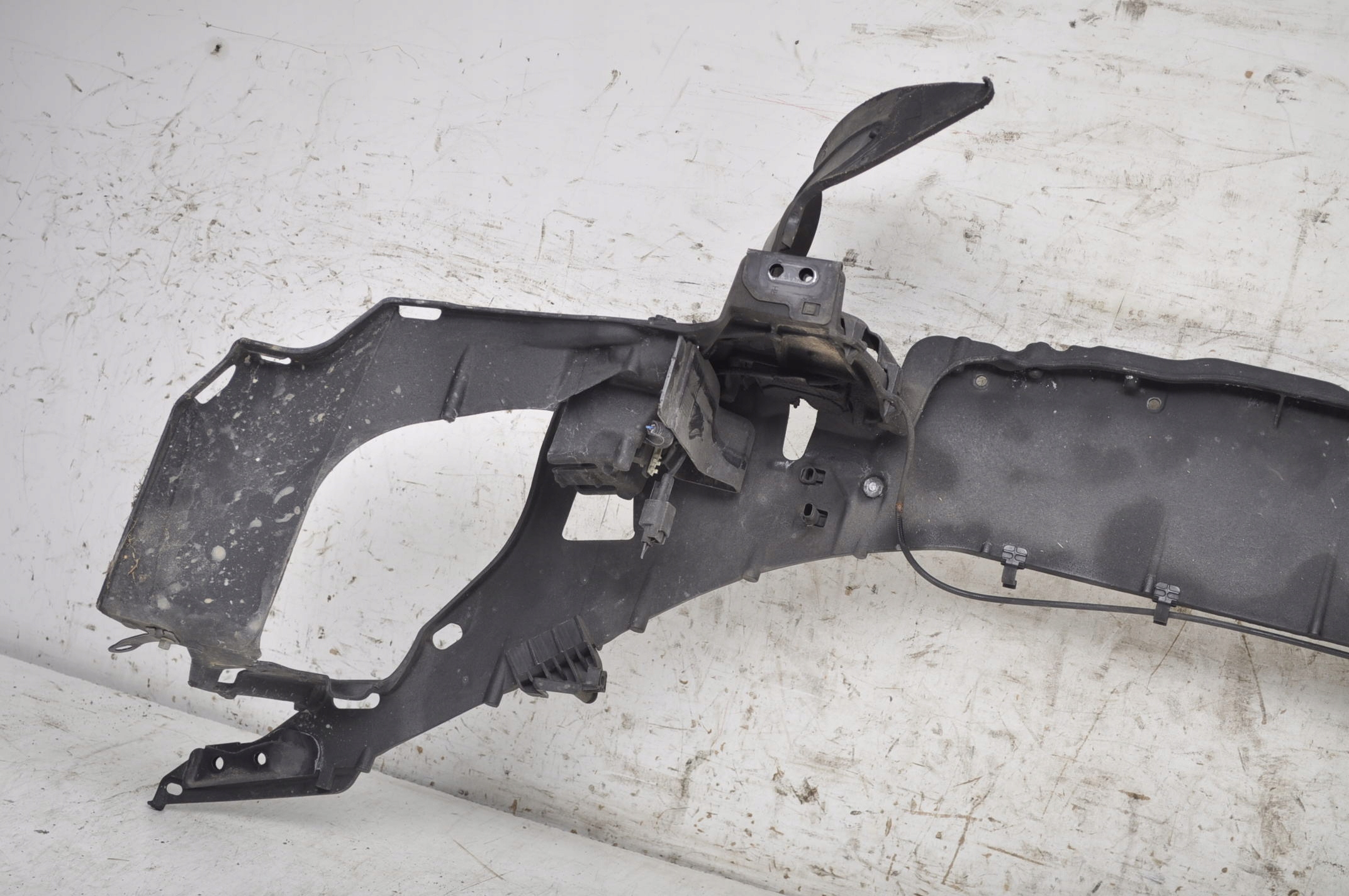 VOLVO S60 V60 PAS PRZEDNI WZMOCNIENIE CZOŁOWE KPL Typ samochodu Samochody osobowe