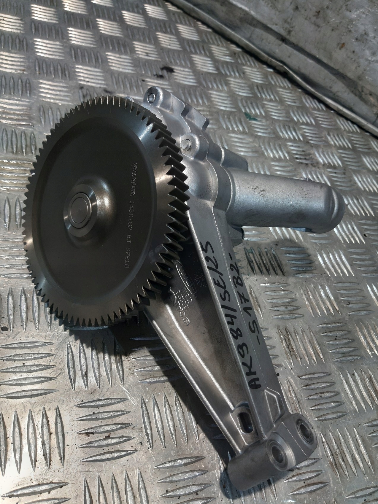 oil pump SCANIA 1385573
