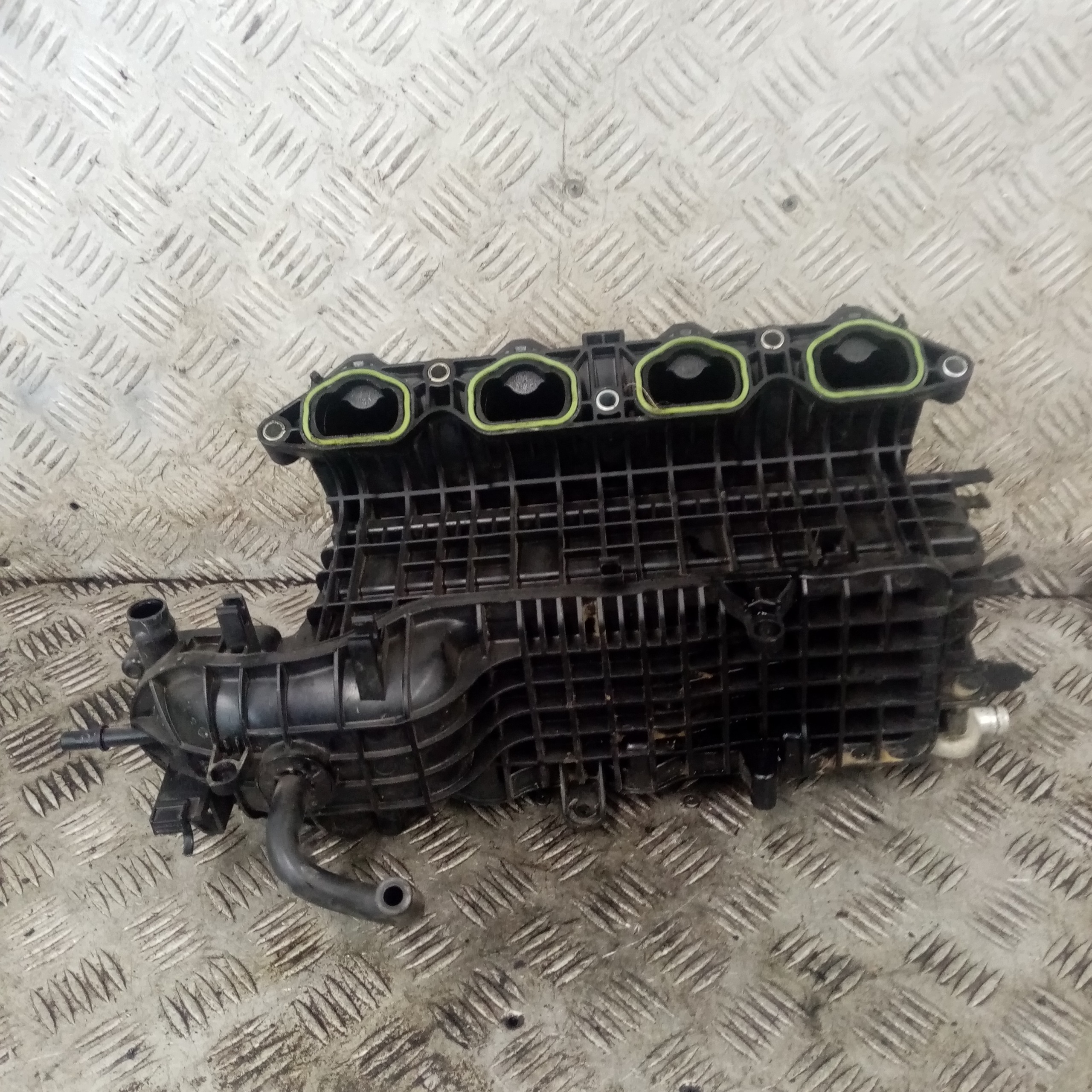 intake manifold SKODA RAPID 1.2 TSI 04E145749F 04E129711L