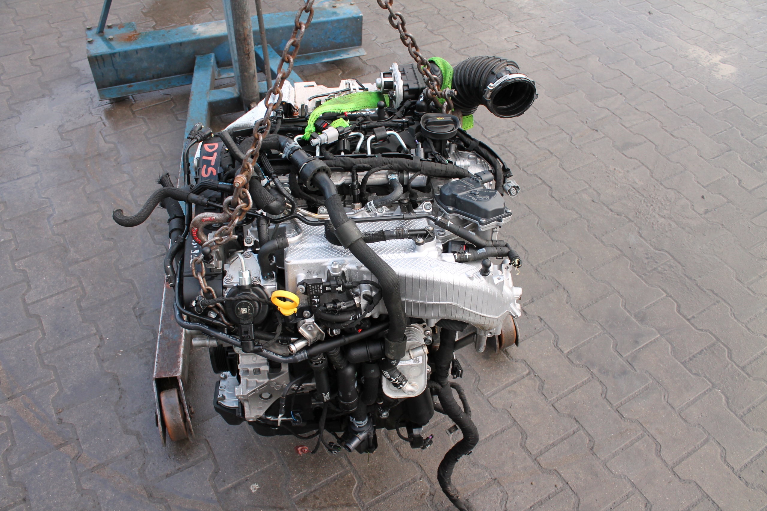 engine complete VW SKODA 2,0 TDI DTS unprotected pillar