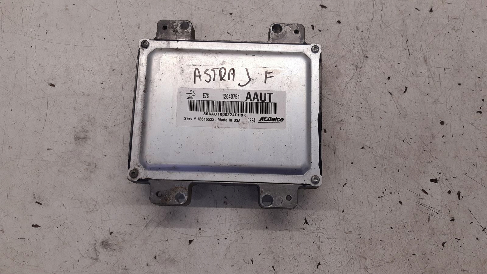 control unit computer of the engine PIN Opel Astra J kombi 1,4T