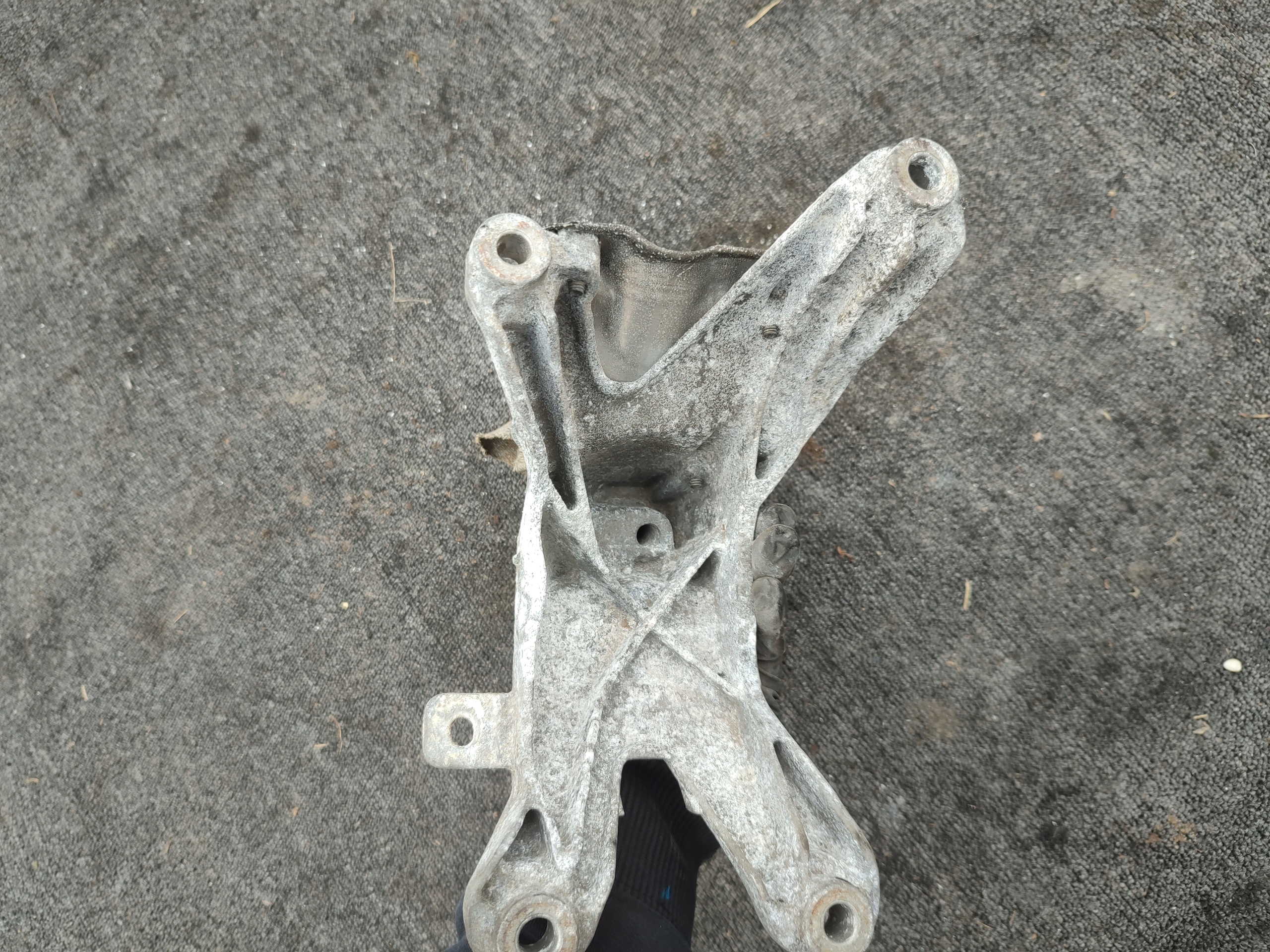 engine mount Audi A6 C7 CDN 2.0 TFSI