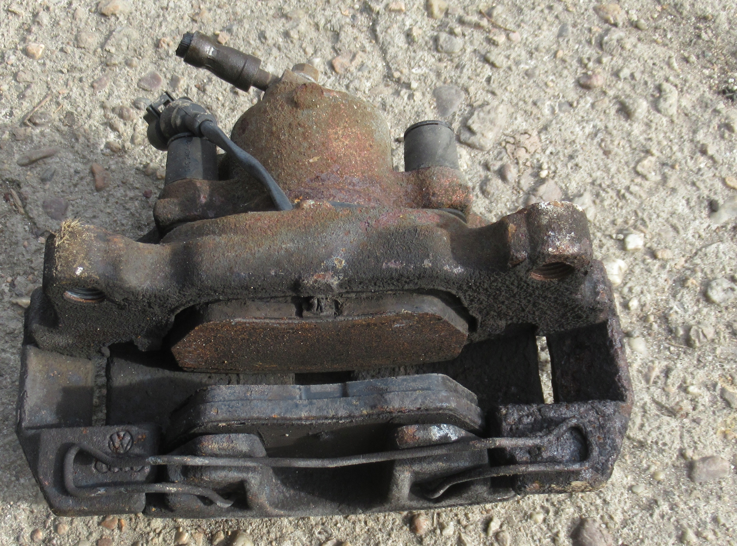 VW JETTA 1.4 TSI 07R caliper brakes left front