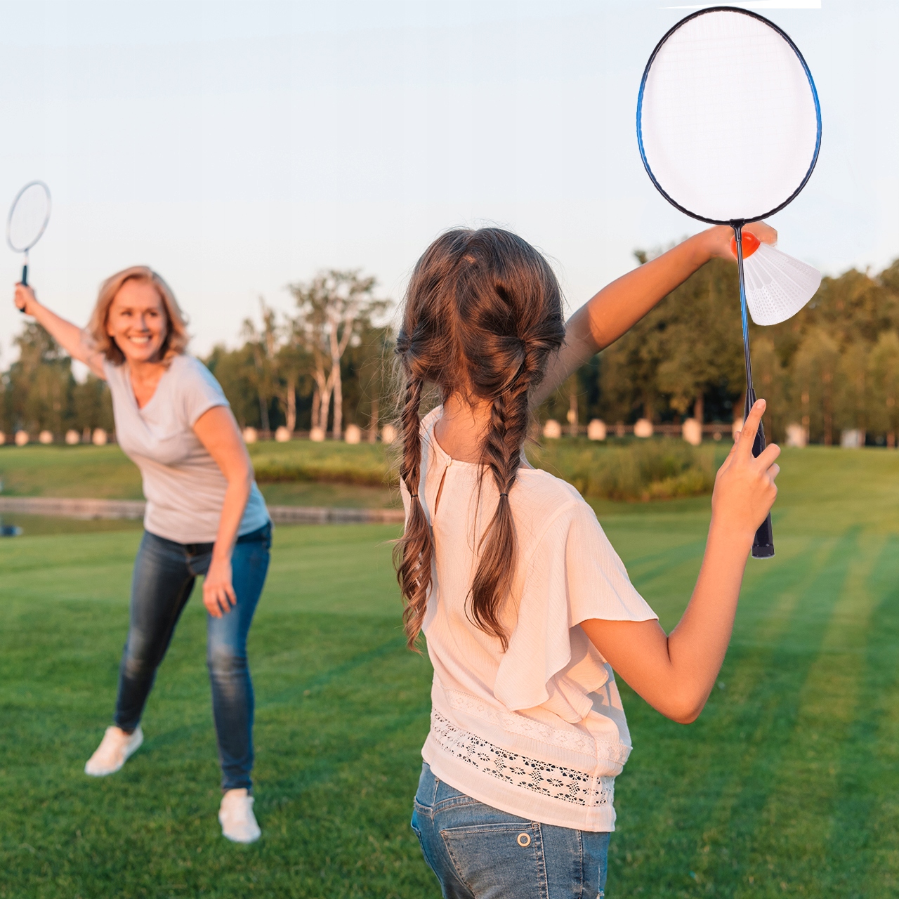 PACHETE DP BADMINTON + 2 SHOTLES Greutate produs cu ambalaj unitar 0,23 kg