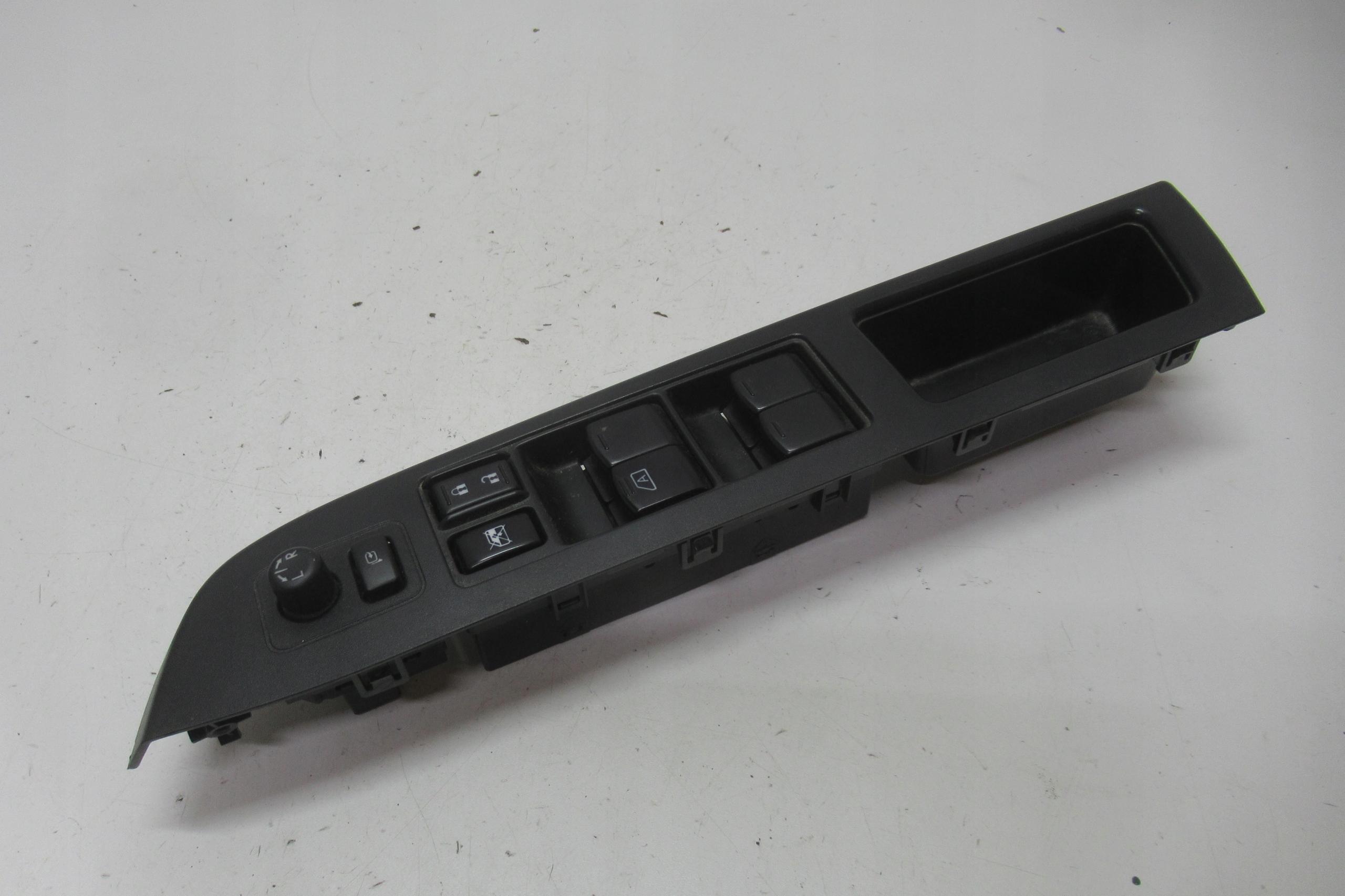 SUBARU XV 12R control panel SZYBAMI 94263FJ050