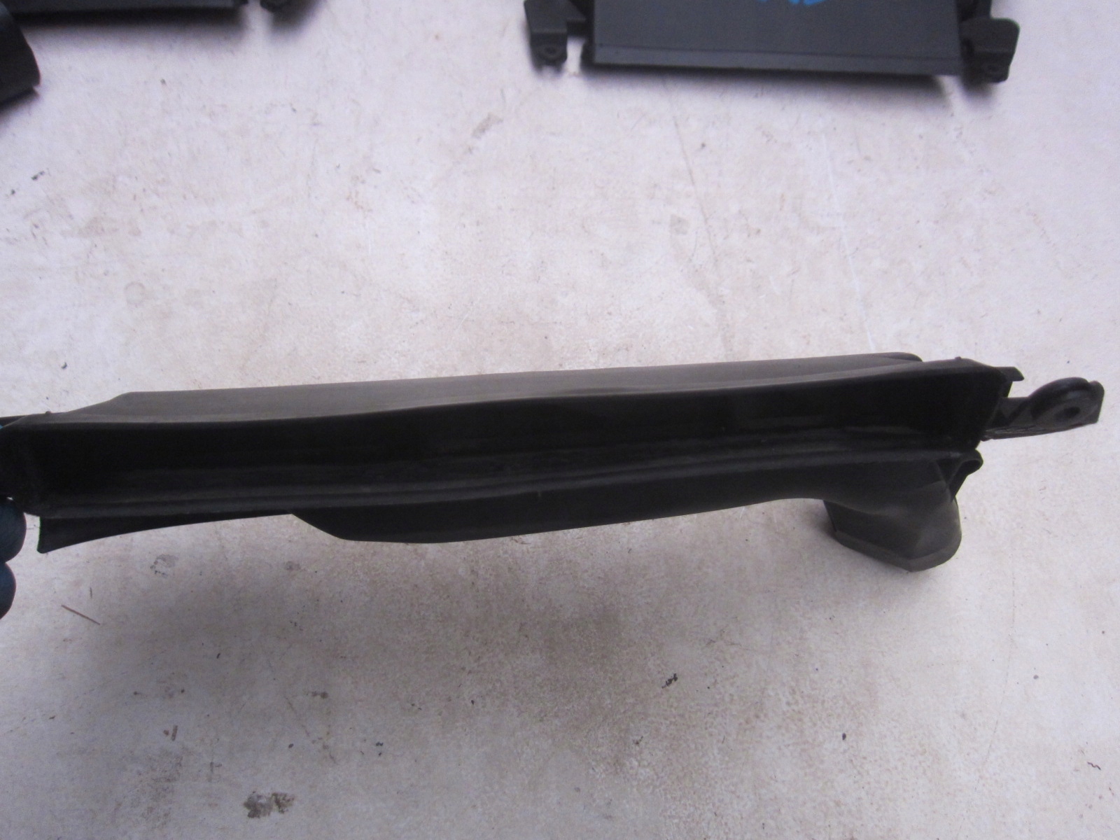 BMW E46 M52 M43 intake air duct air line for support panel for radiators 13717502842