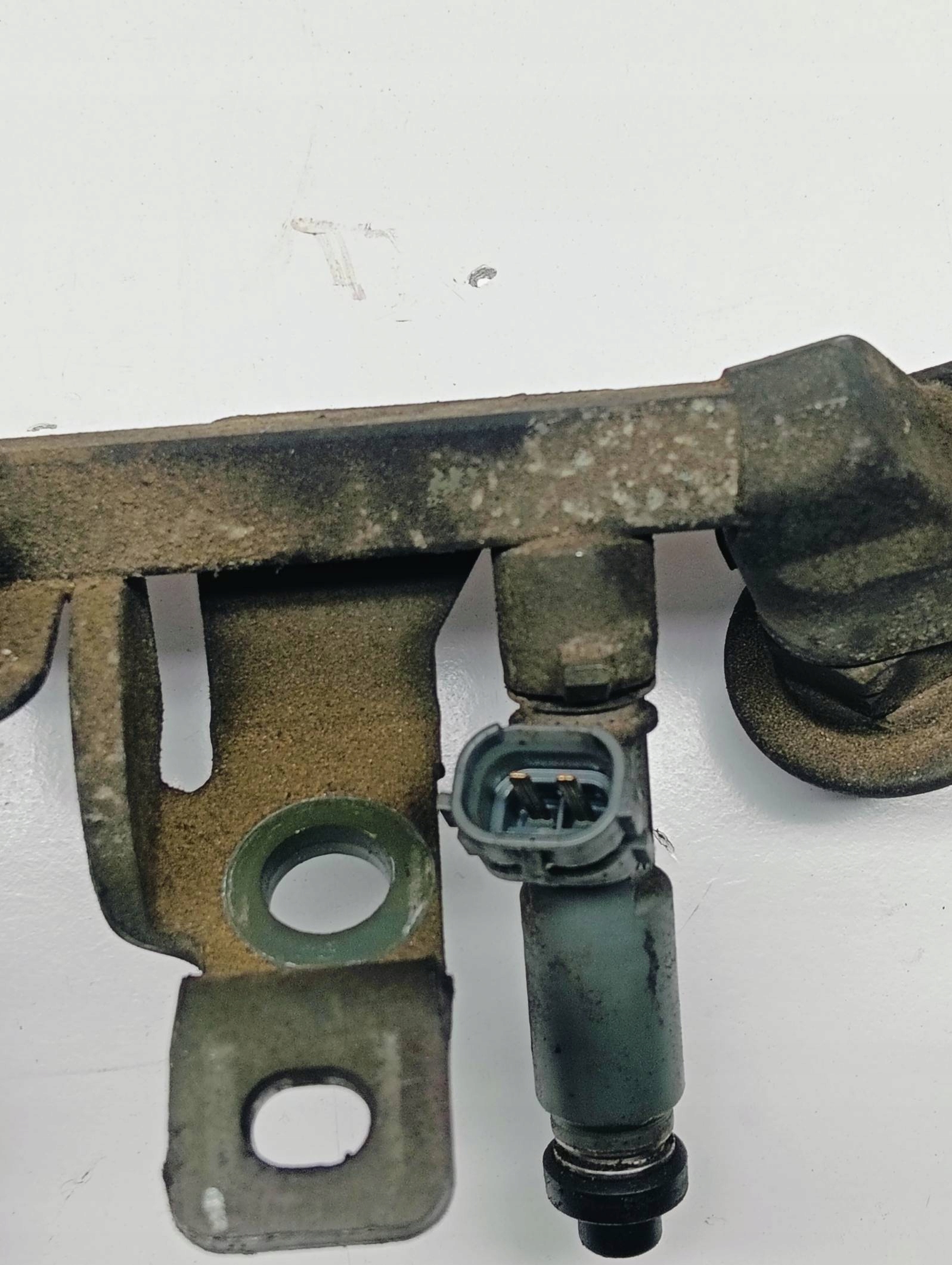 Rampe injection MAZDA 323F 1,6