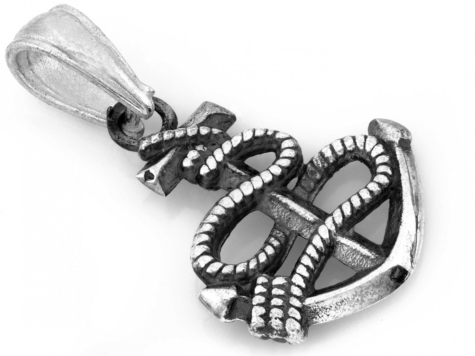 Stříbrný přívěsek 925, váha 2.17 g, šířka 18.1 mm, elegantní, módní pro ženu