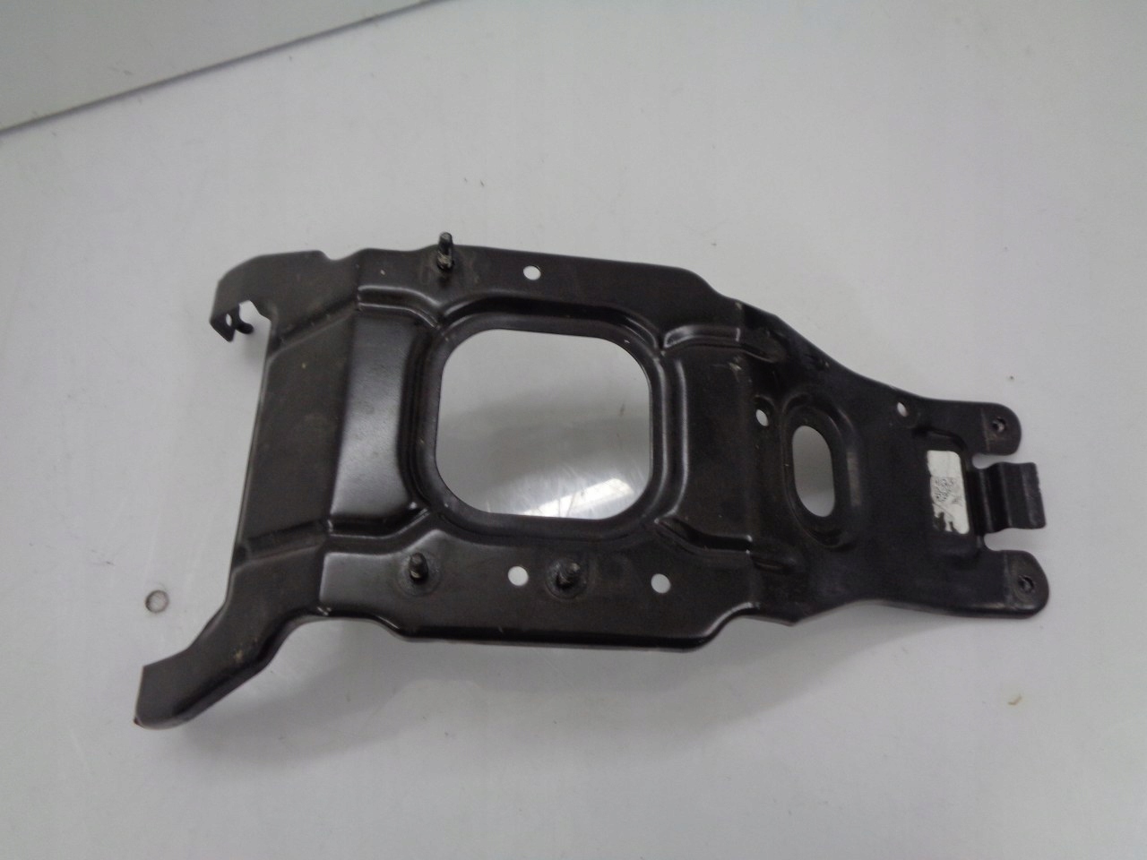 A1676268200 - MERCEDES GLE W167 кронштейн тримач ремінь спереду