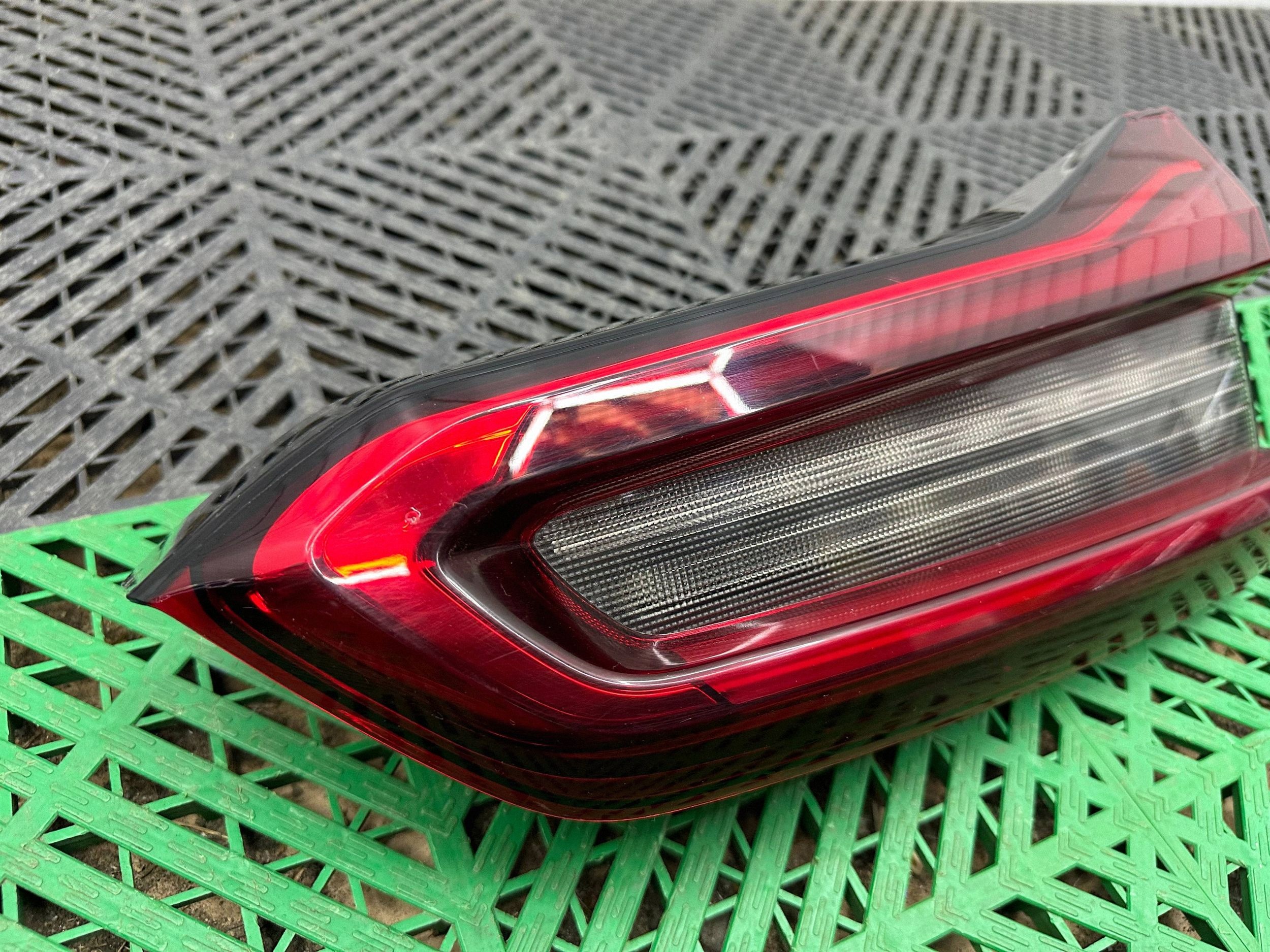 light rear w klapie rear part side left BMW X5 G05 7931995
