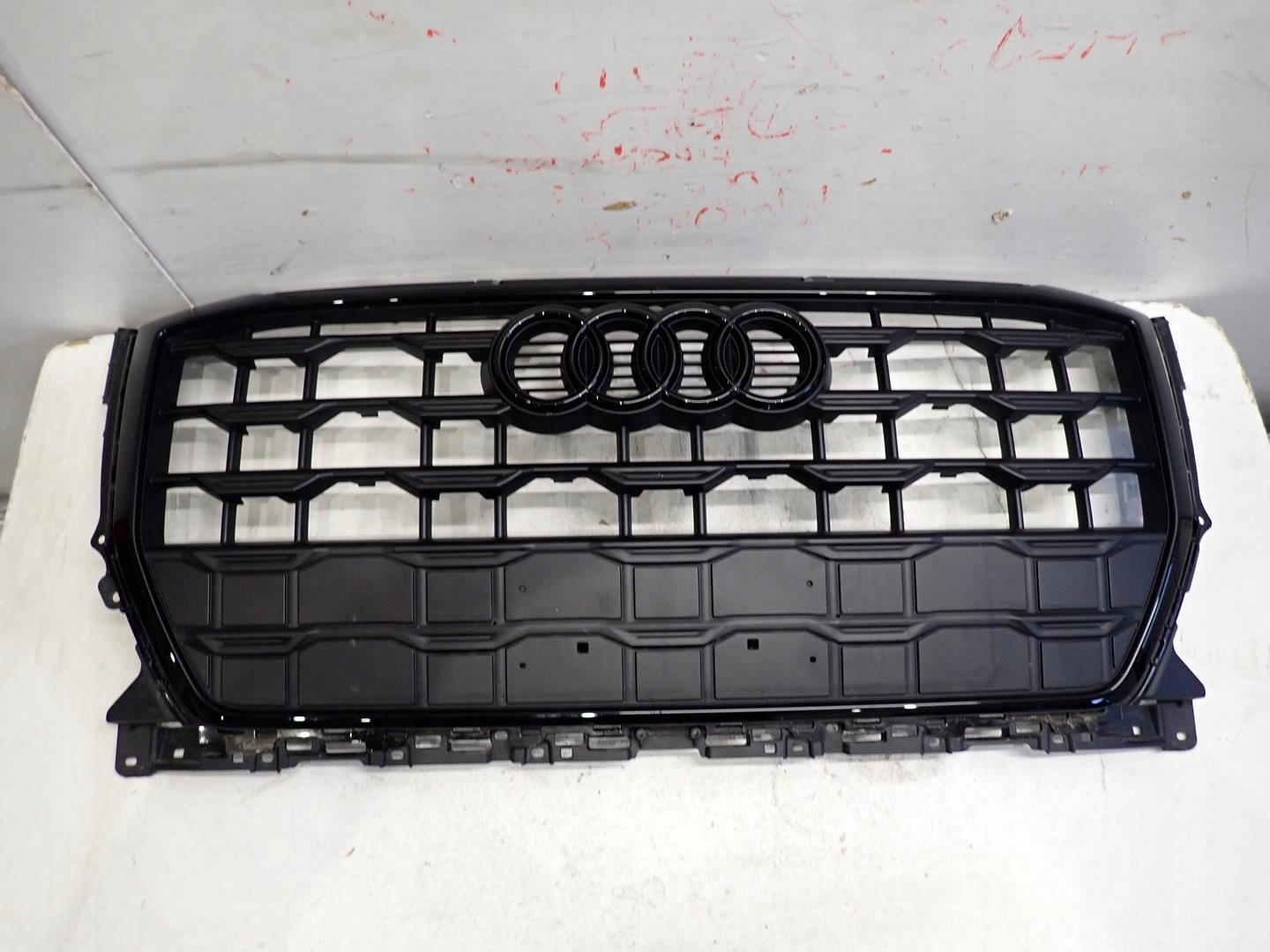 Grill AUDI Q2 2016- S-LINE 81A853651H