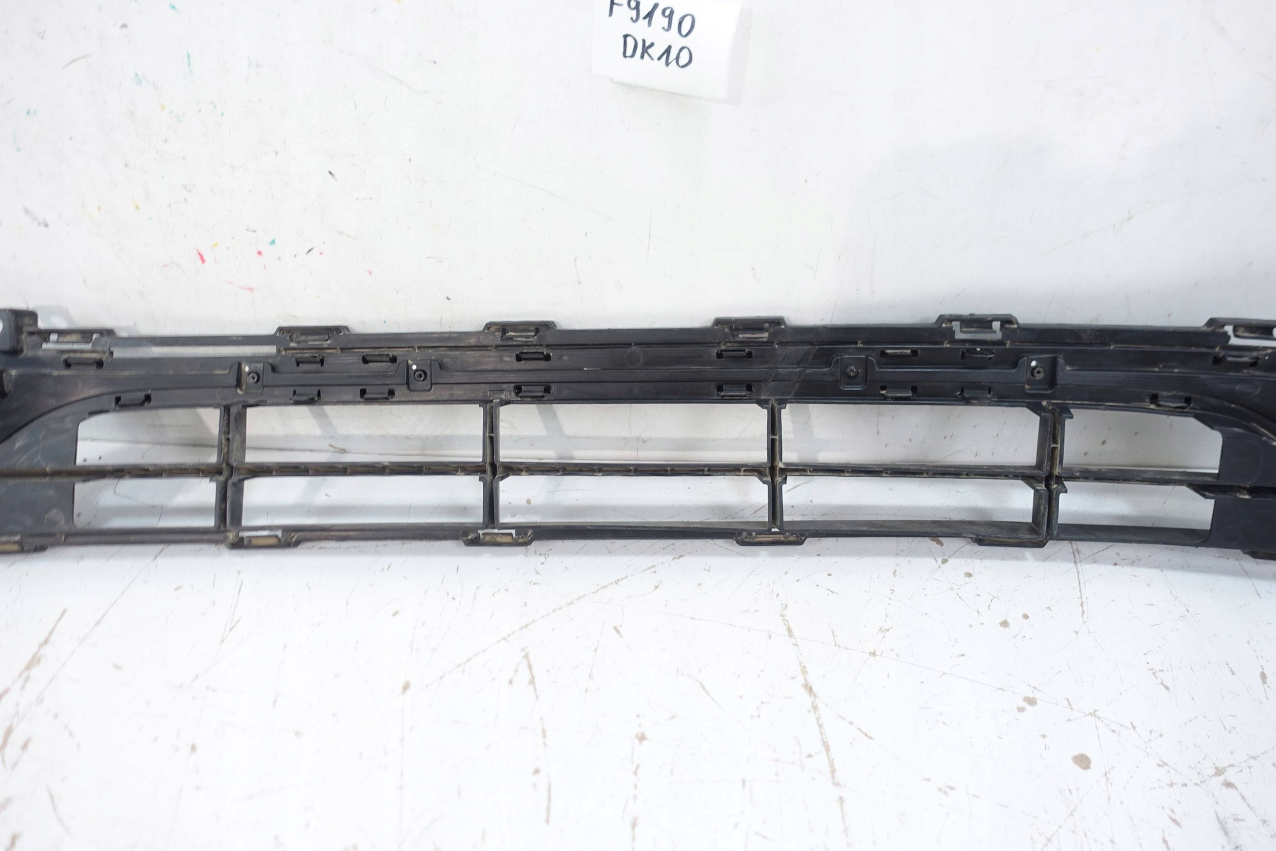 grid grille central lower of a bumper front KIA VENGA LIFT 2014-2019