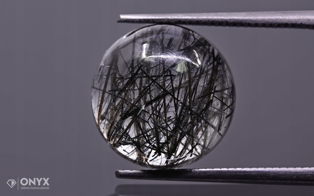 Křemen s turmalínem kabošon A kulatý fi 12 mm