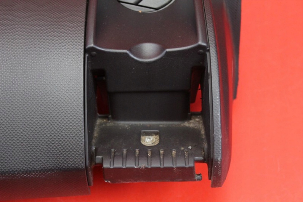 dashboard instrument panel console cockpit airbag EU TOYOTA YARIS 2 II 05-09