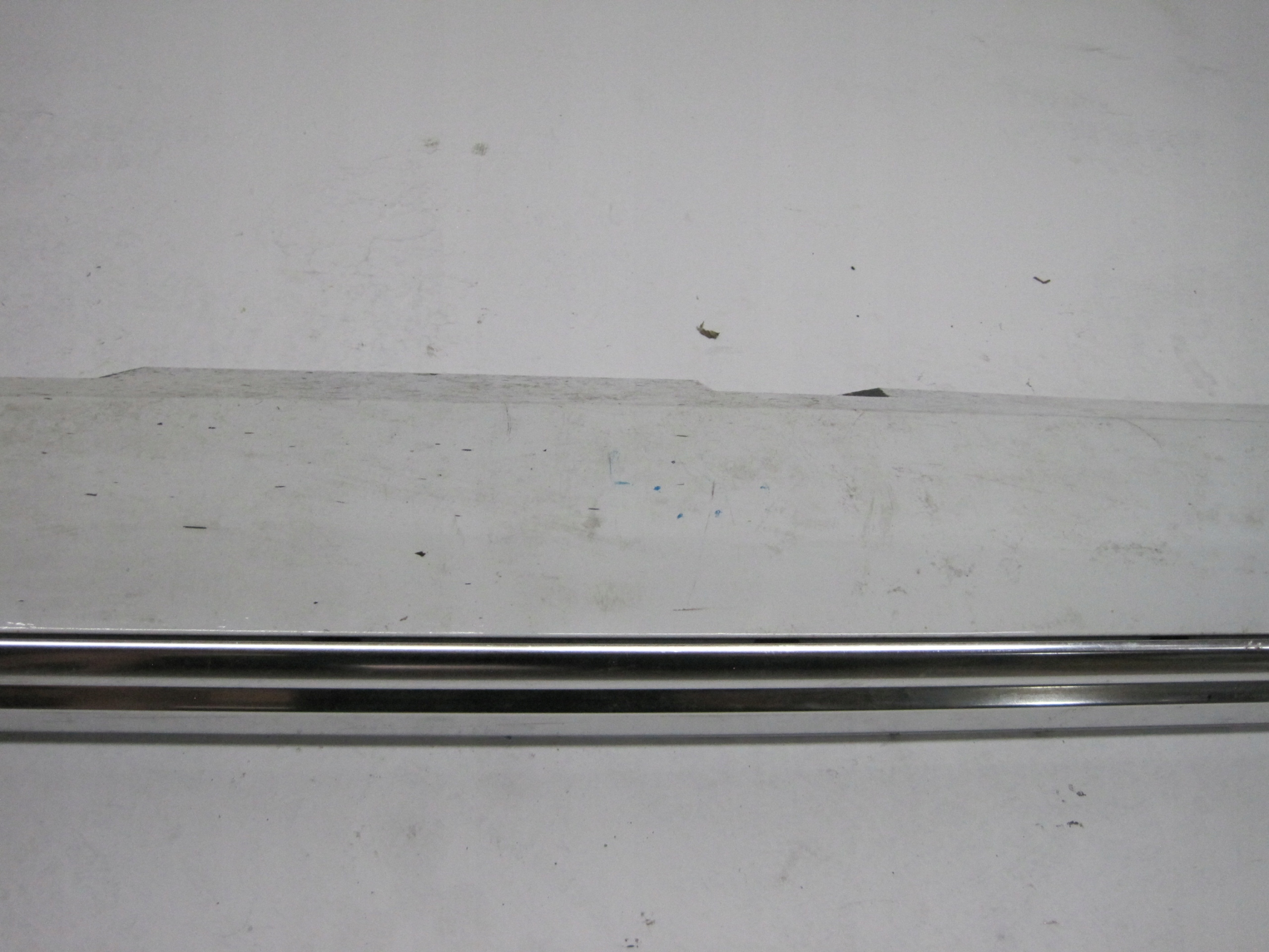 cap threshold AUDI A8 4H0 right