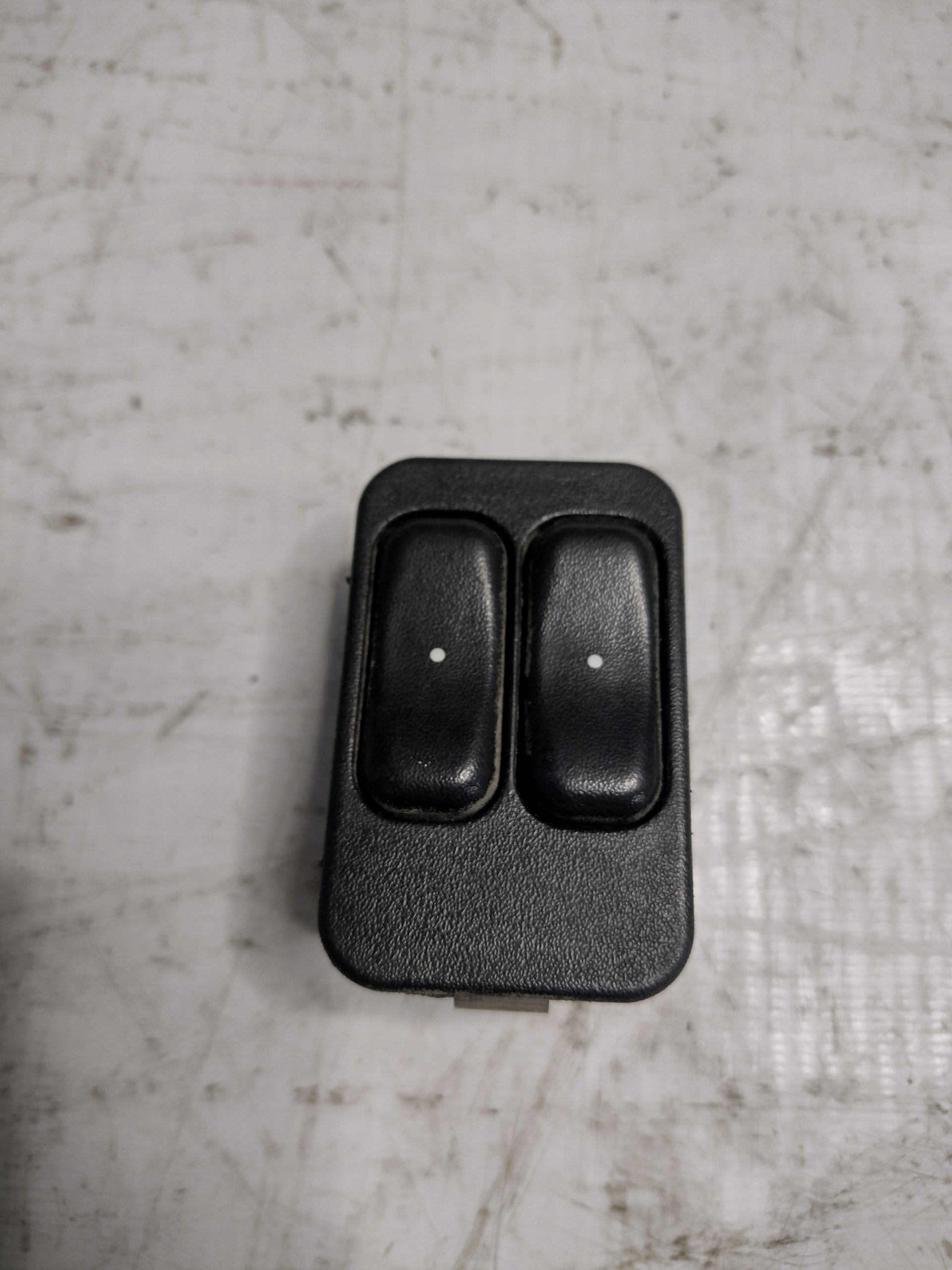 window control switch Opel Corsa C 3D OE 13363202
