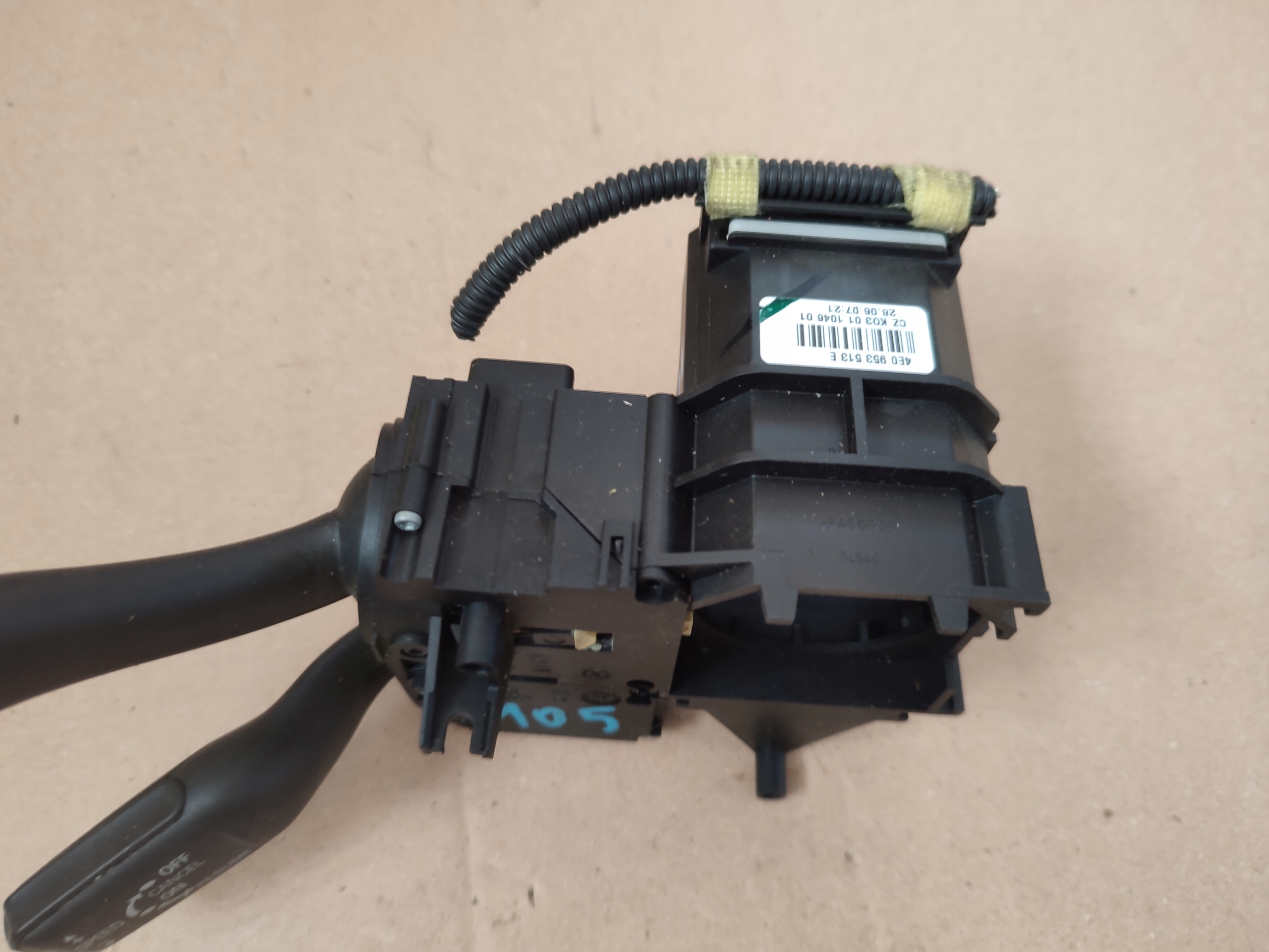 steering wheel levers and controls Audi A4 B7 4E0953513E 4E0953521