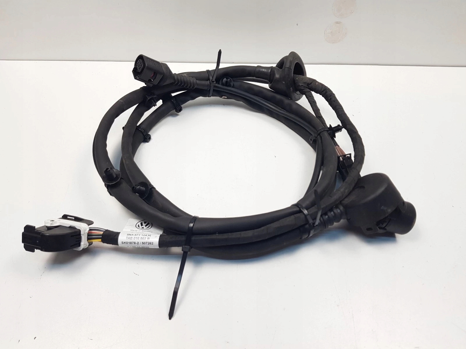 VW TIGUAN II ALLSPACE ЖГУТ ПРОВОДОВ КРЮКА 5NA971124M