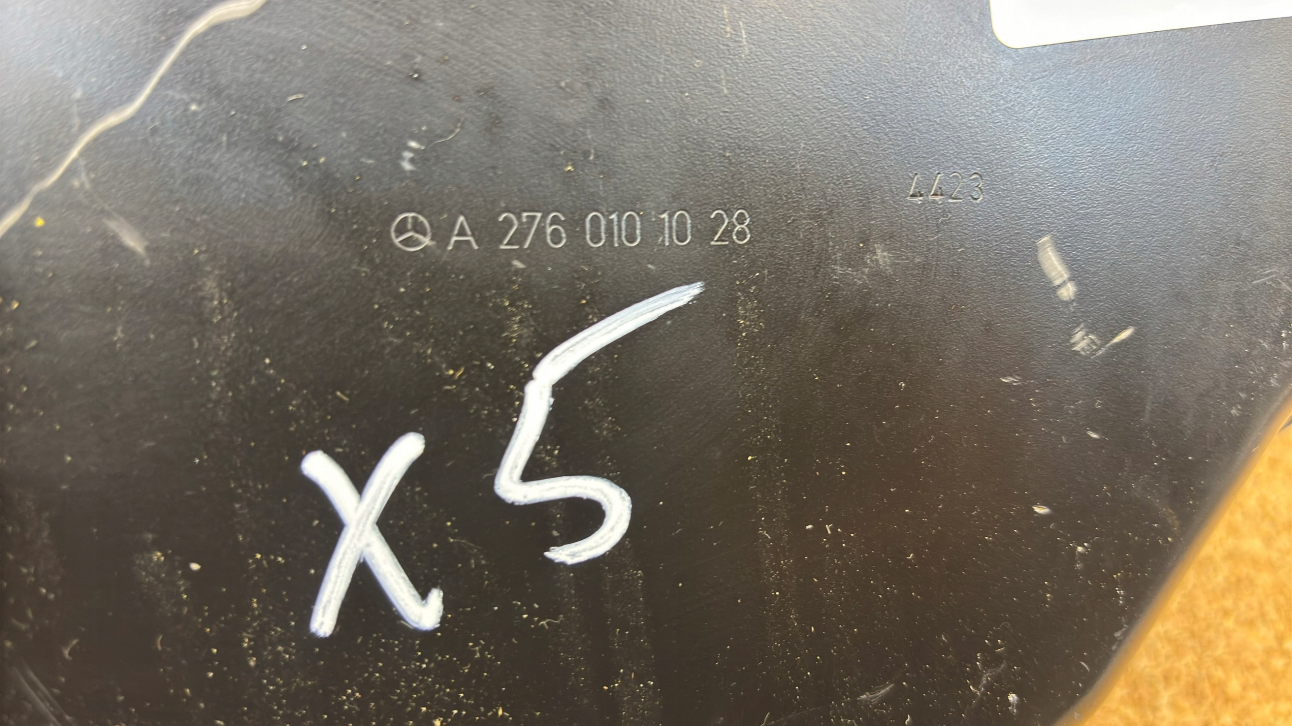 Ölwanne 2.0D Getriebe + Schraube A2760101028 PAK18/24MM