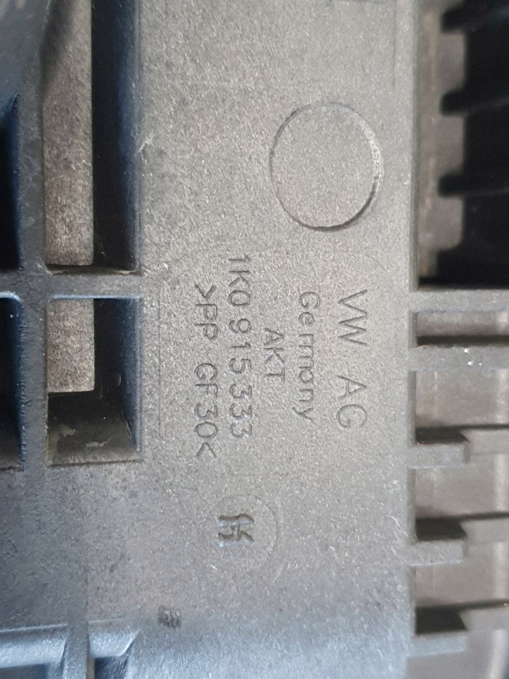 Volkswagen PASSAT CC držač akumulatora 1K0915333H