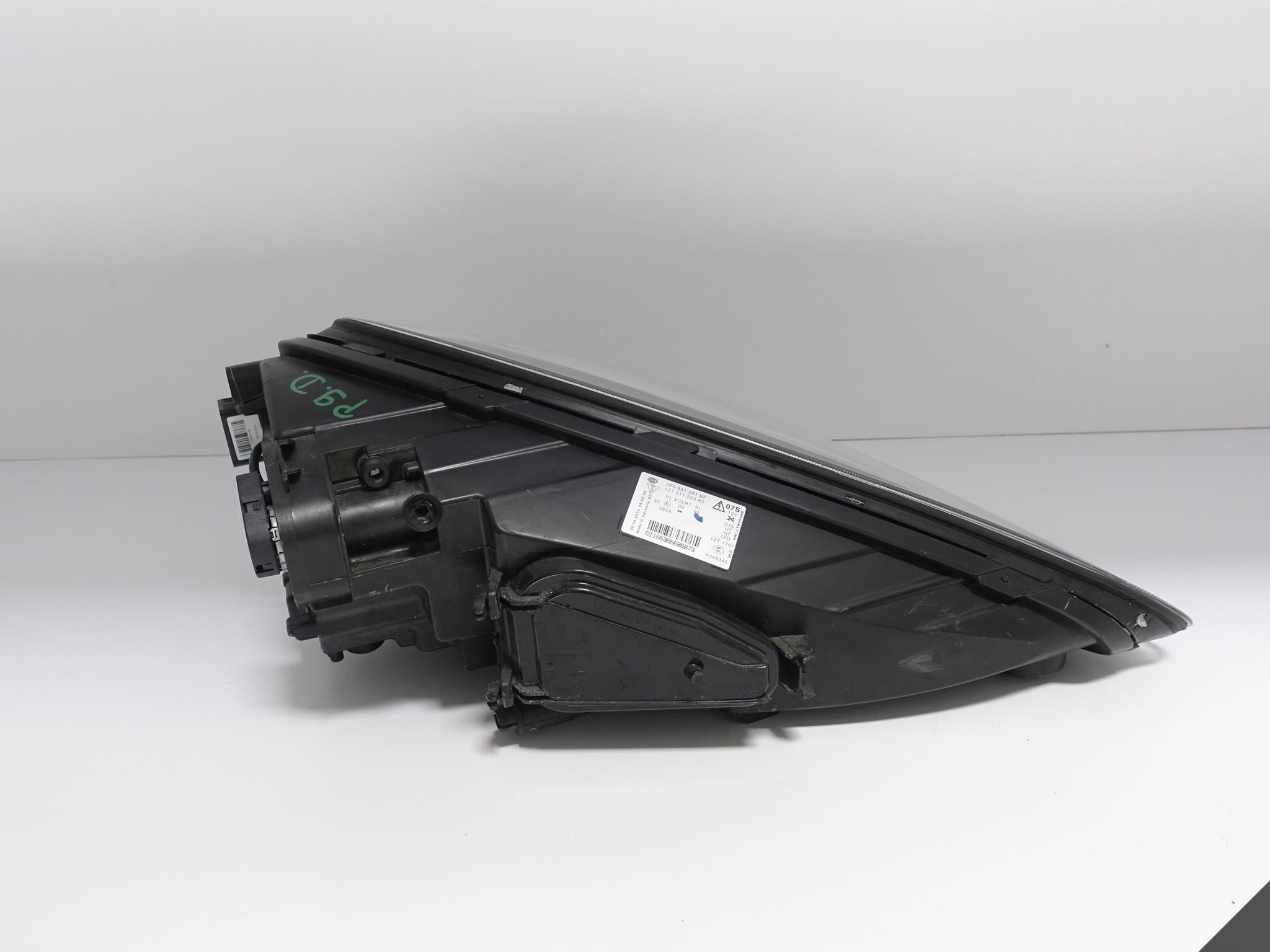 PORSCHE CAYENNE 7P5 958 10-14 TURBO GTS light XENON + LED left front EU