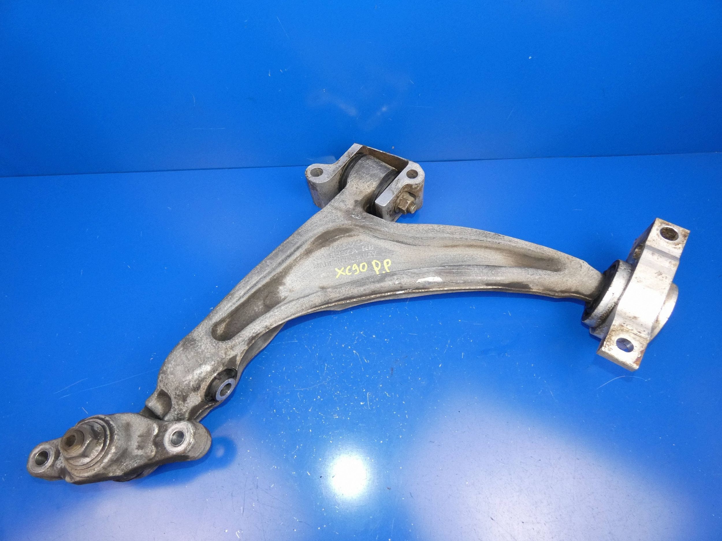 arm front lower front side right Volvo XC90