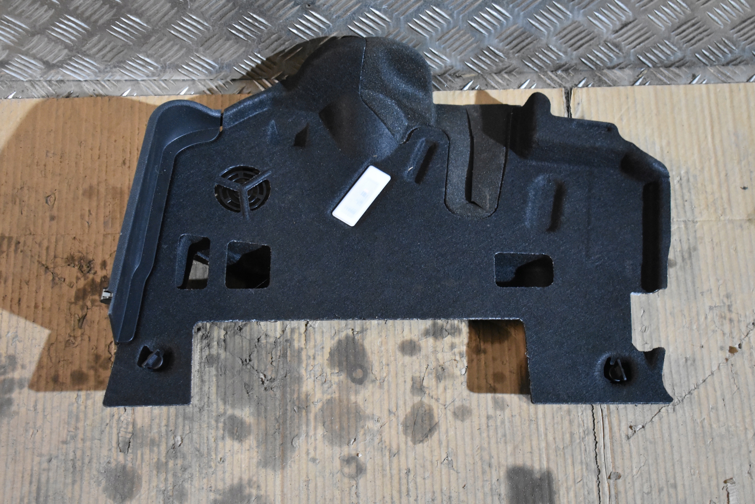 IDEALNA cover lower consoles BMW G30 G31 1