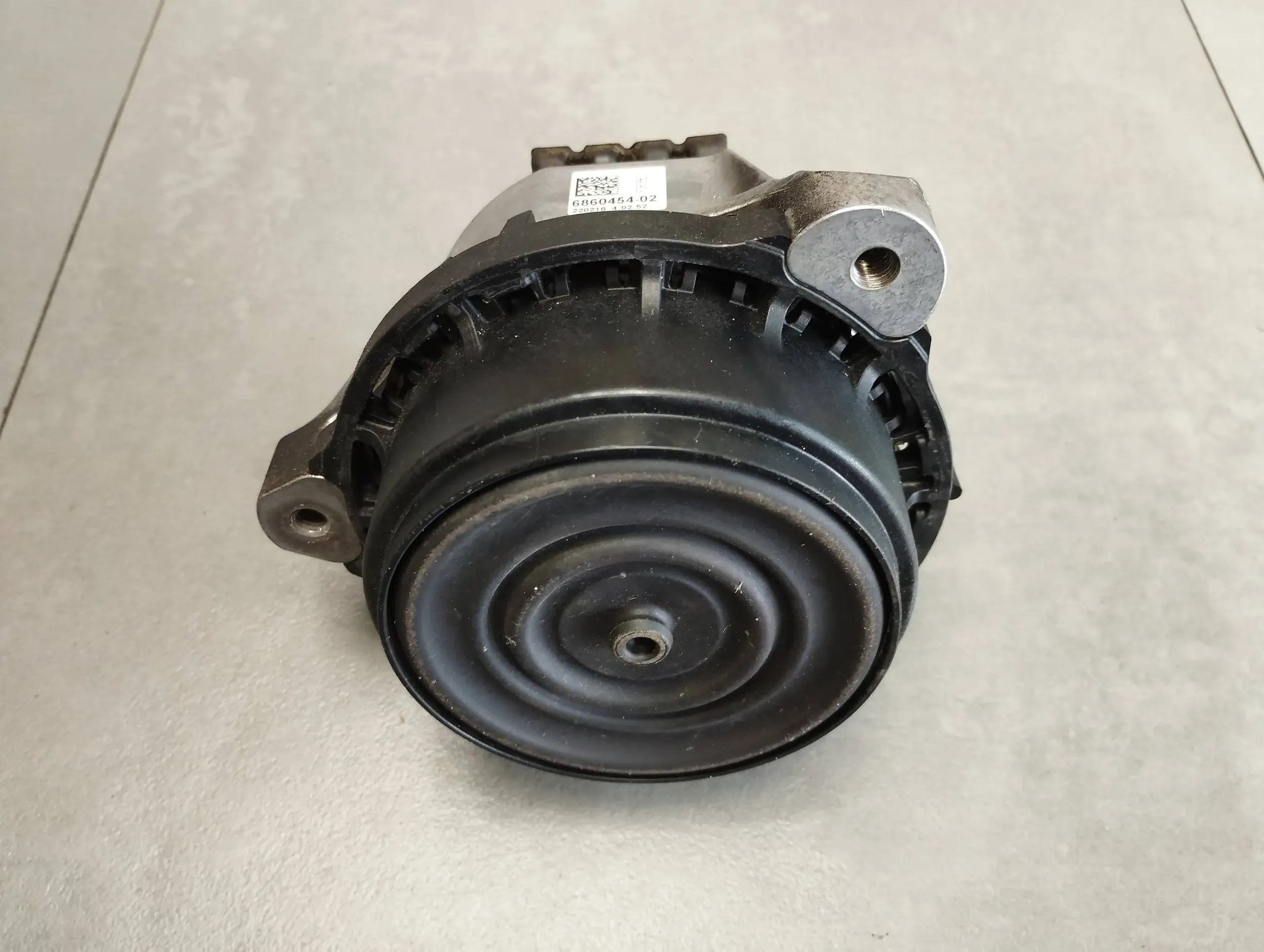 BMW 7 G11 G12 750i engine mount right 6860454