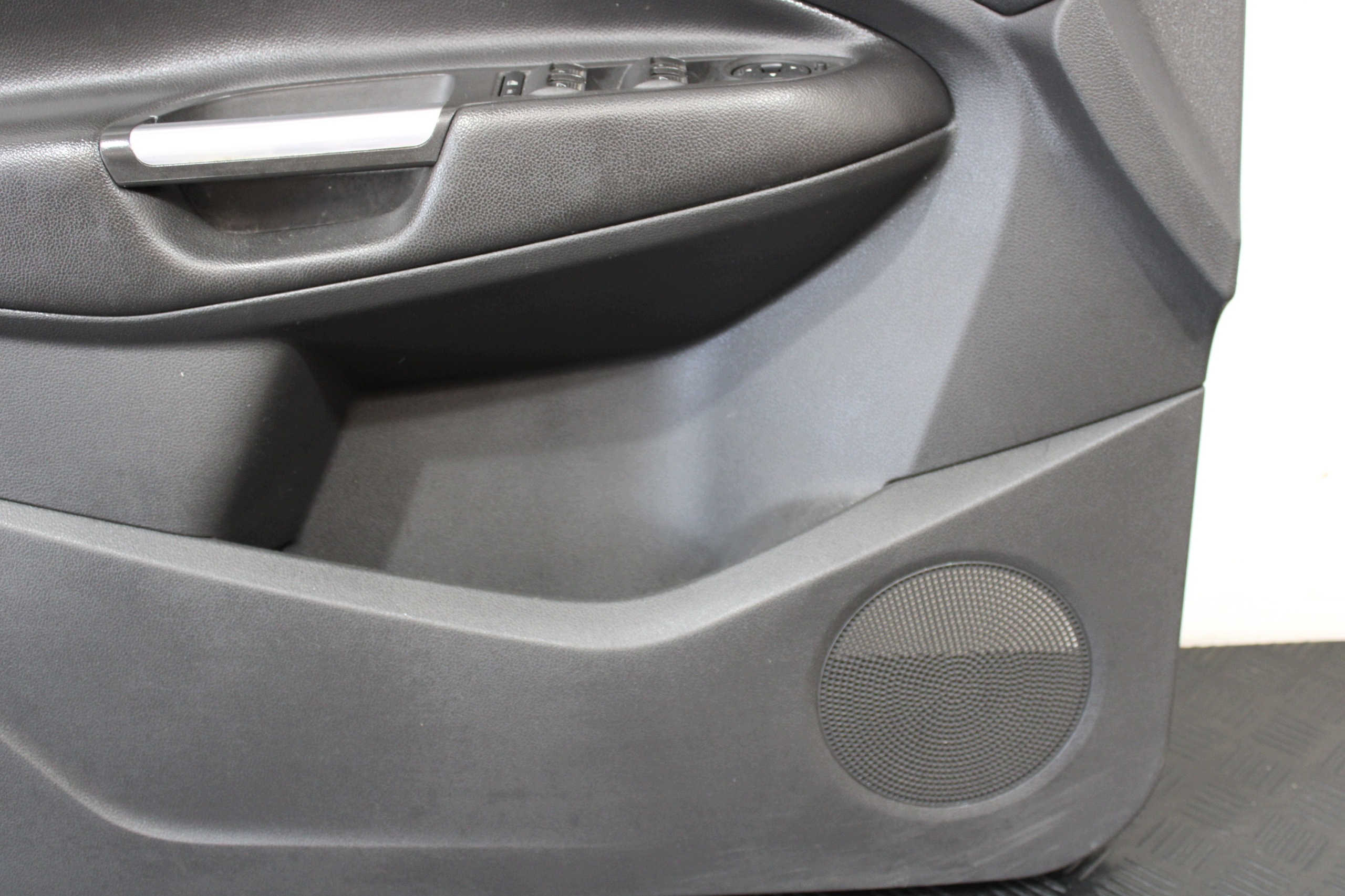upholstery side door left front FORD KUGA MK2 LIFT